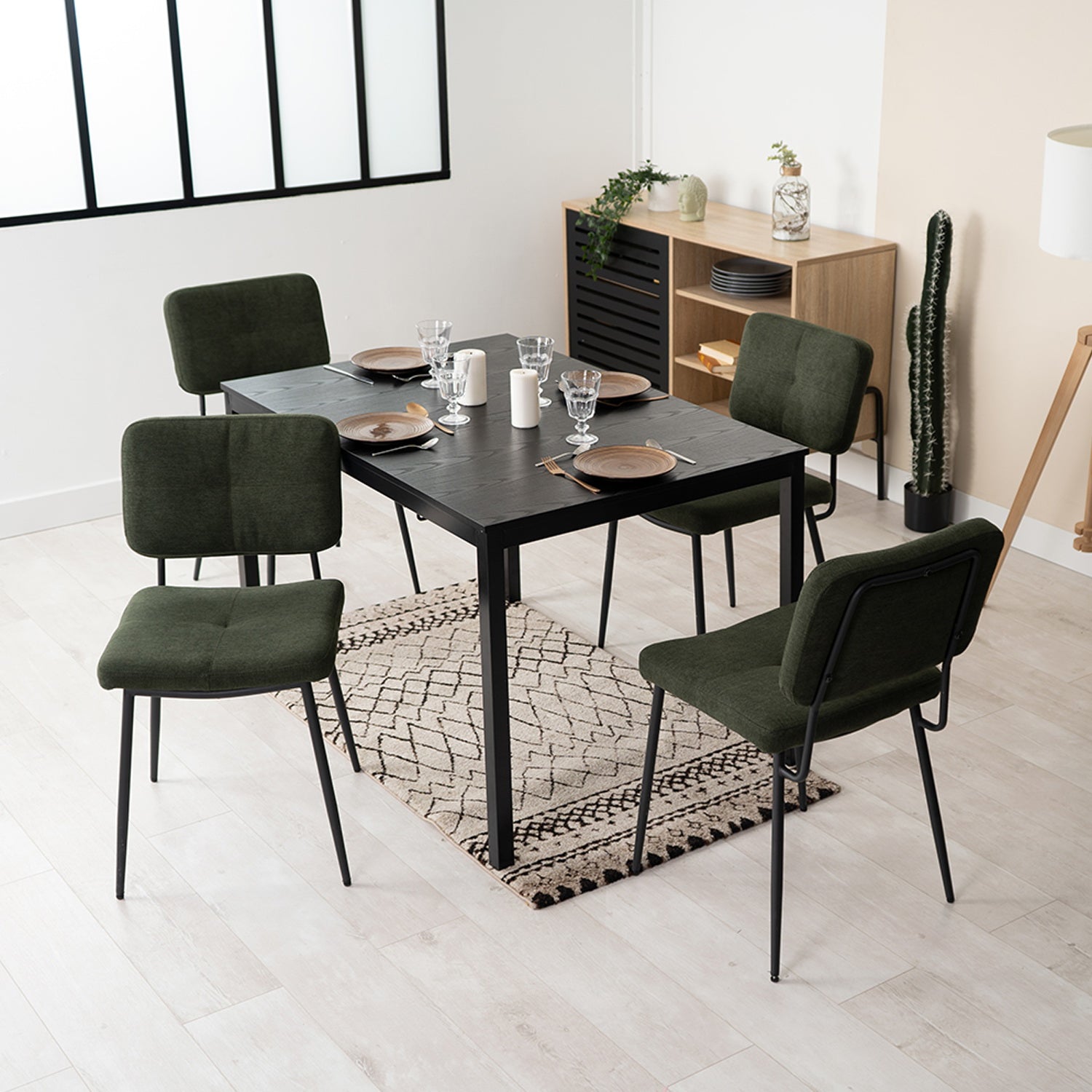 Round Table Table Table Table Timber Ø80 cm with 4 black velvet chairs, modern and comfortable style