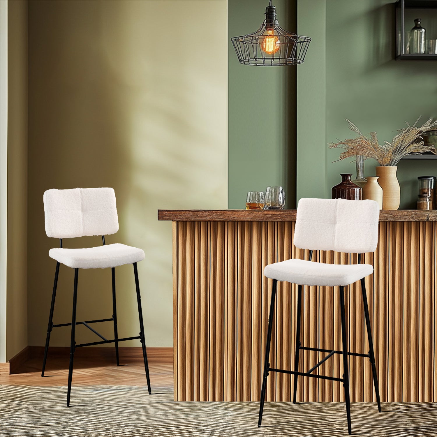 Set mit 6 skandinavischen Barhockern mit Rückenlehne aus beigem Schaffellstoff – POMONA BAR