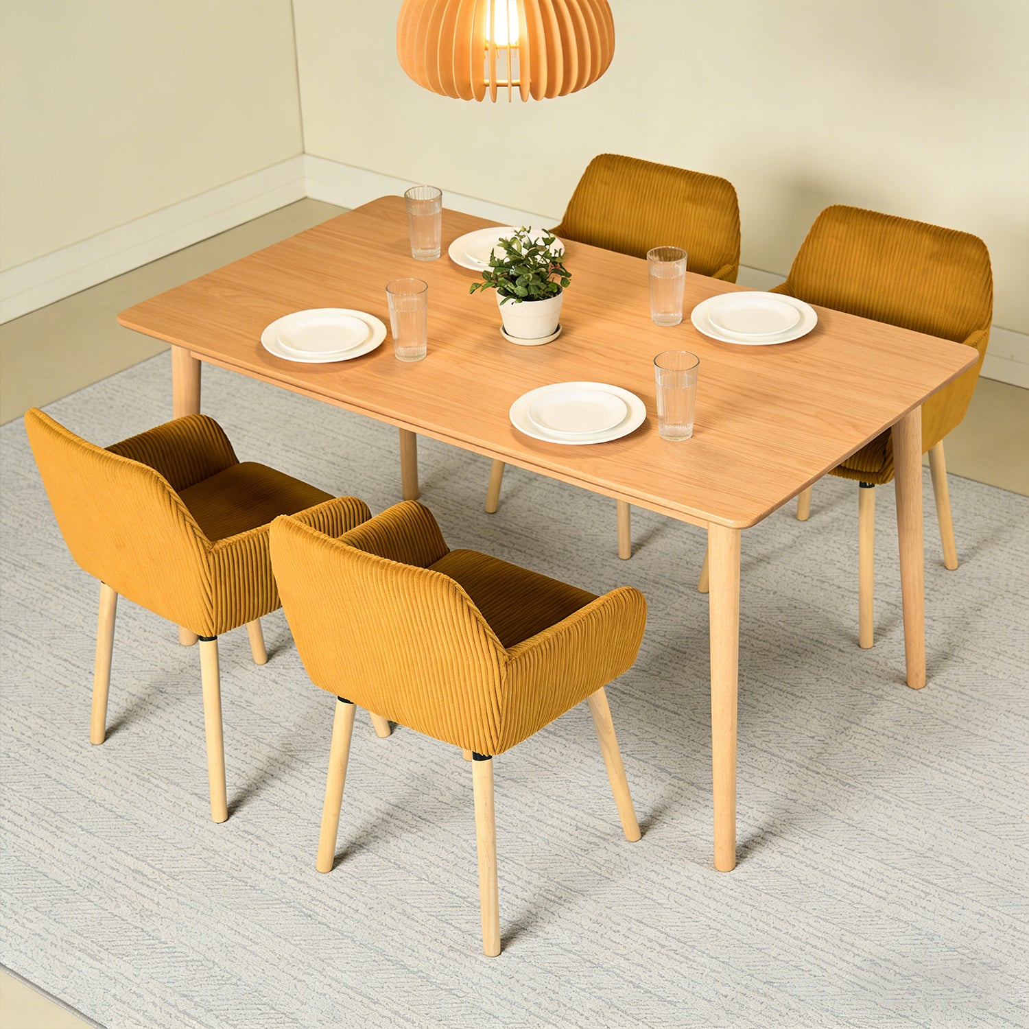 Lot de 4 chaises de salle à manger de style scandinave avec pieds en bois et accoudoirs en velours côtelé jaune - ELIA