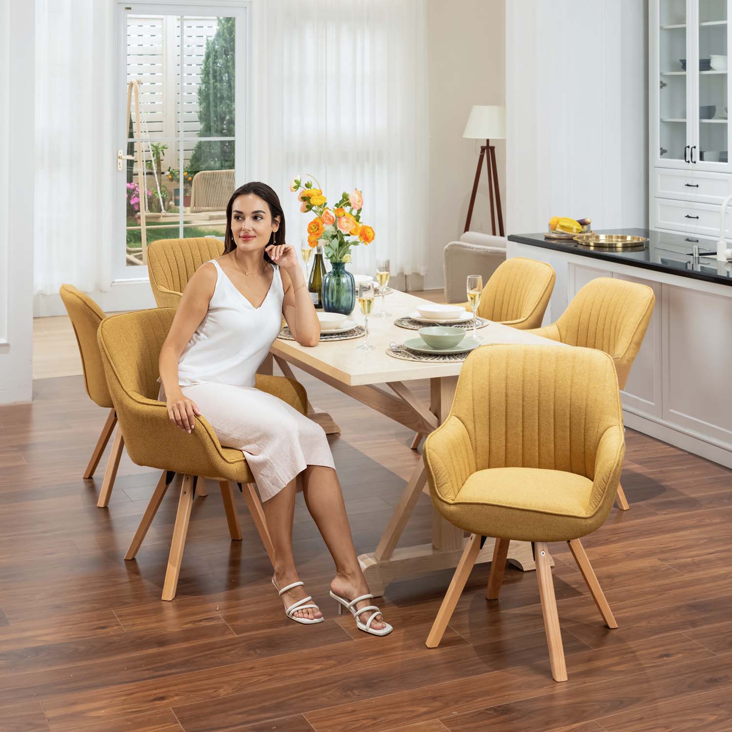 Set mit 6 bequemen Esszimmerstühlen aus gelbem Stoff, um 360° drehbar – CARSON FABRIC YELLOW 6STK