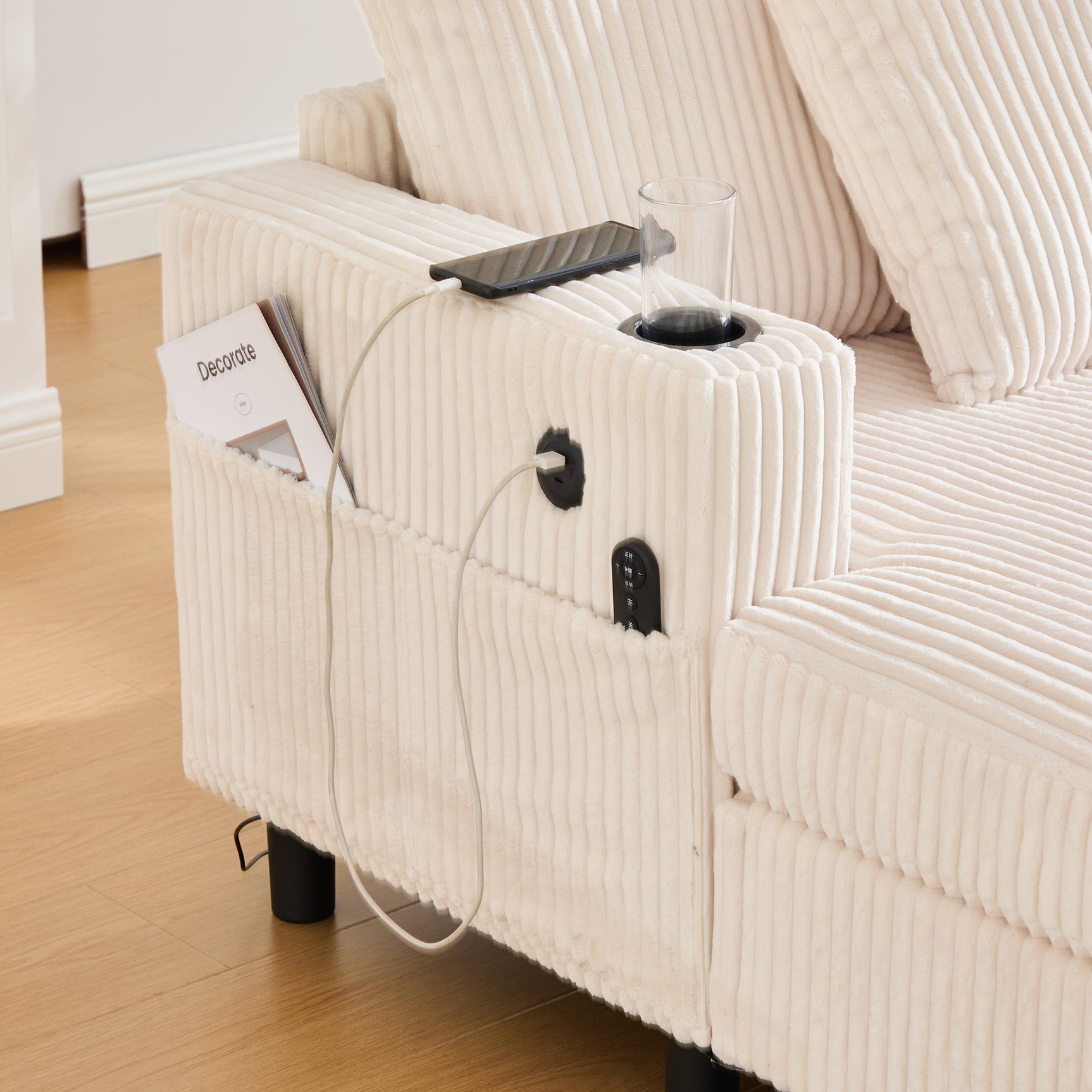 2-Sitzer-Sofa aus beigem Stoff im skandinavischen Stil – AHBARM