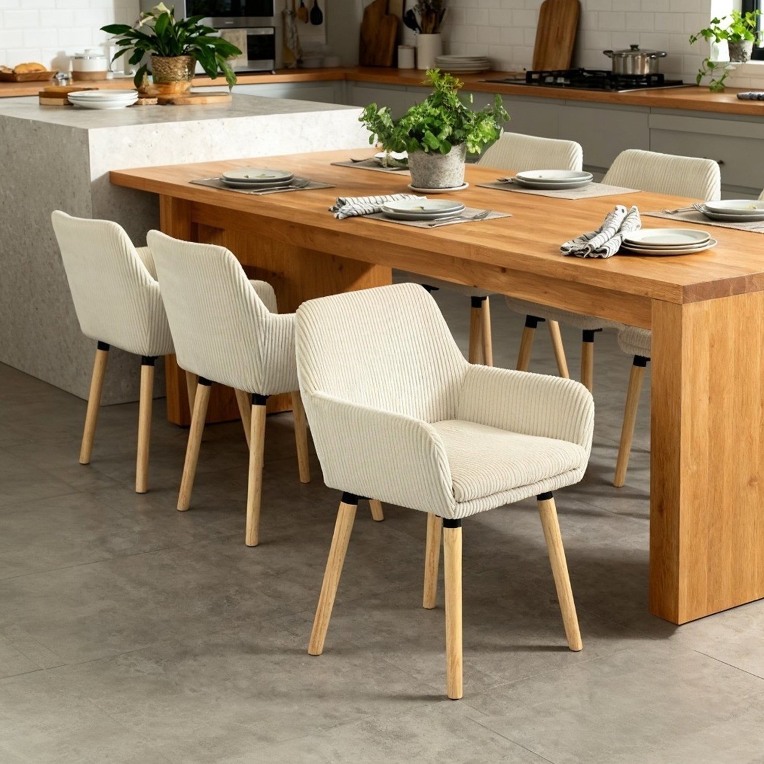 Lot de 6 chaises de salle à manger de style scandinave avec pieds en bois et accoudoirs en velours côtelé beige - ELIA