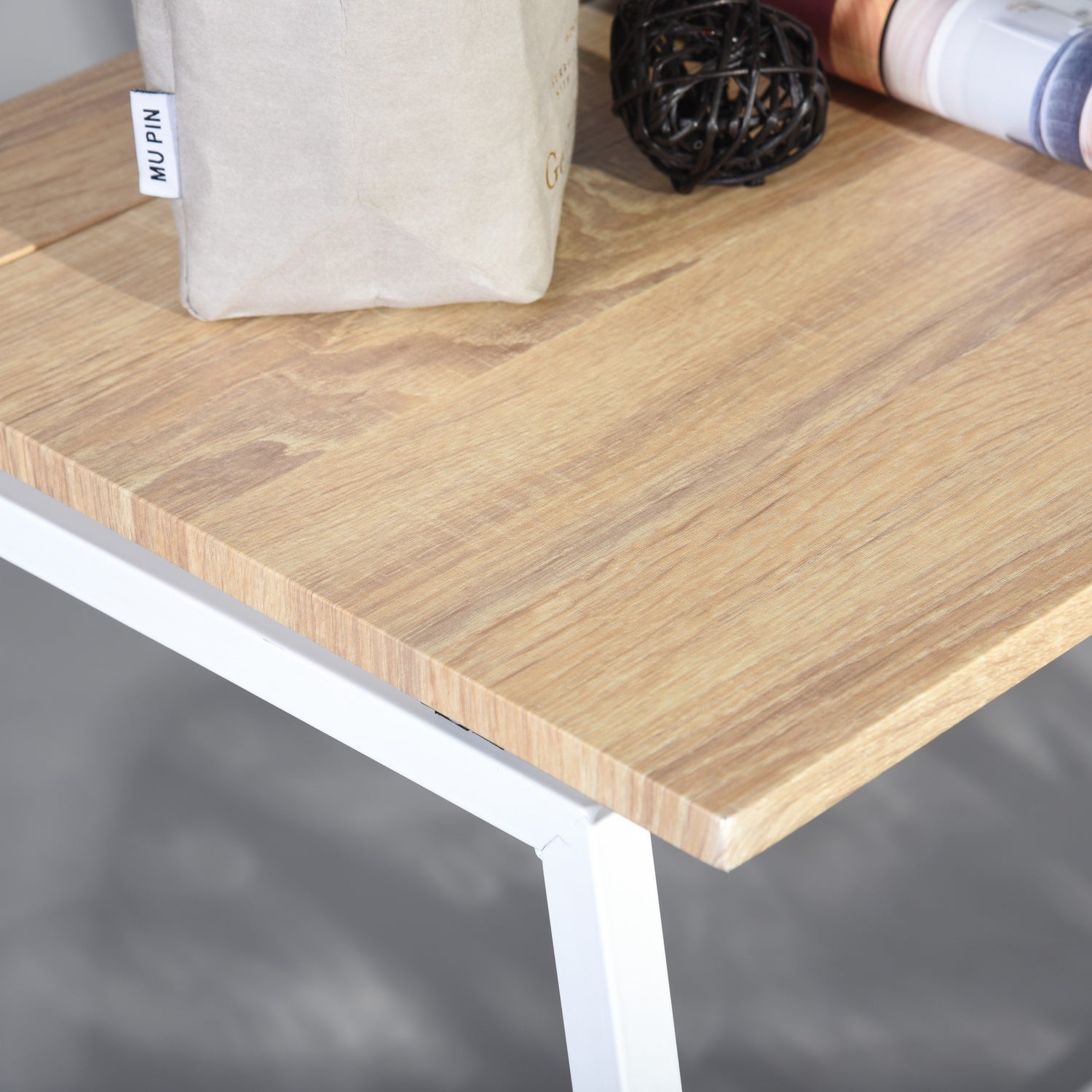 Bureau/table d'ordinateur industriel pliant en bois de chêne et en métal blanc - ASCOLI