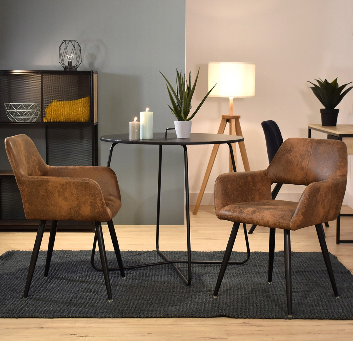 Lot de 6 fauteuils de salle à manger industriels avec accoudoirs en suédine - CROMWELL