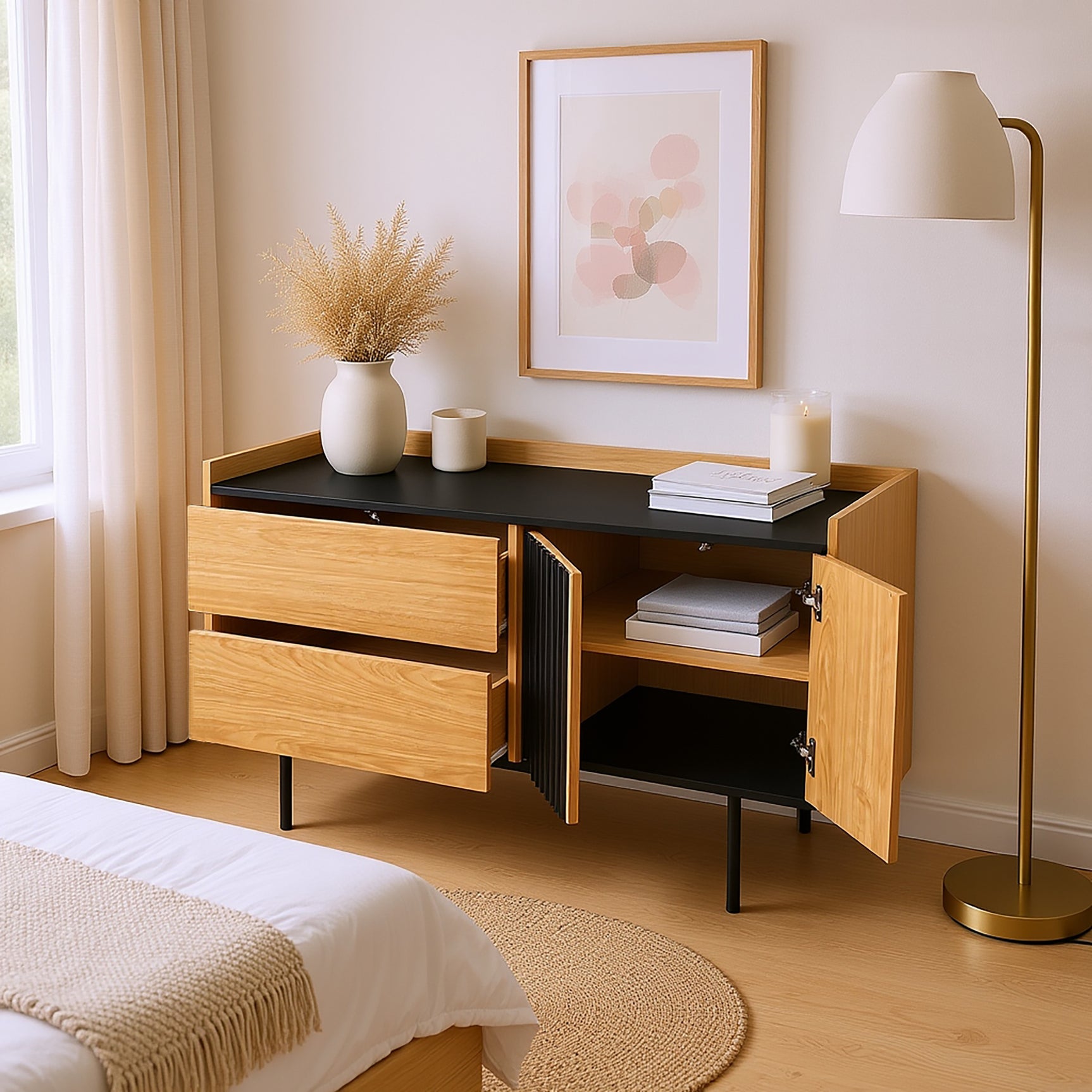 Modernes minimalistisches Buffet 130 cm mit 2 Schubladen, Türen und verstellbares Regal, schwarzes Tablett und Eichendekor, schwarze Metallfüße