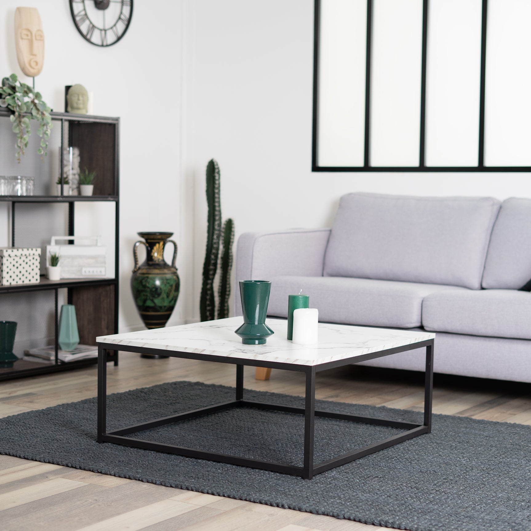 Table basse carrée style contemporain, plateau en bois effet marbre, structure en métal noir - FACTO