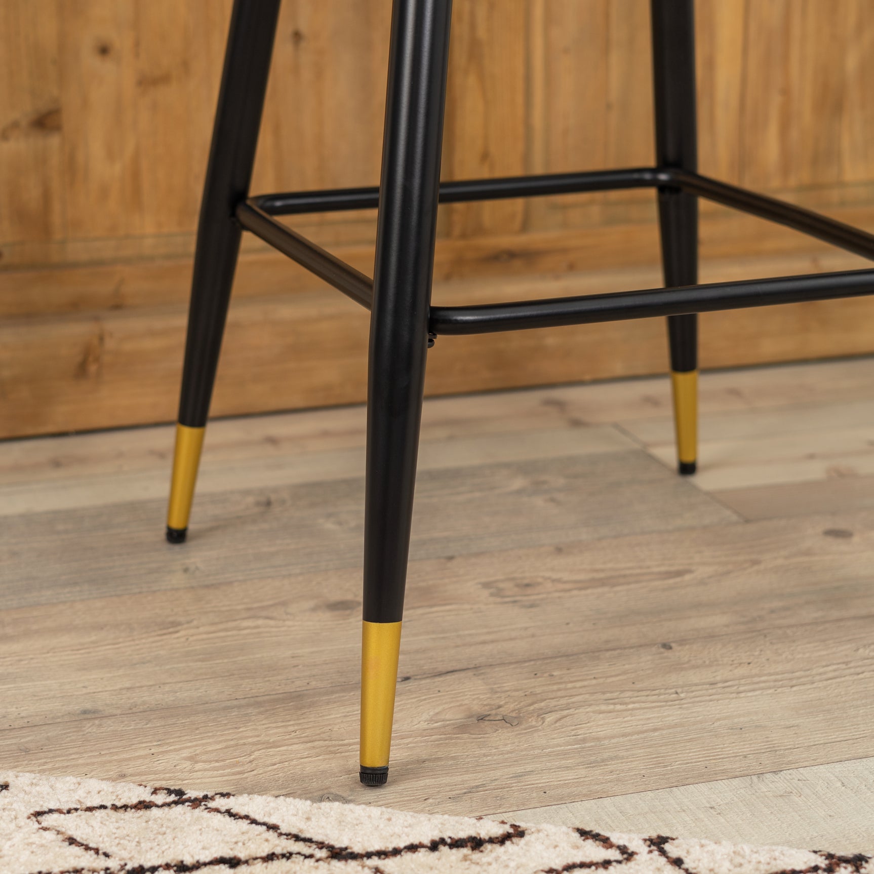 Set mit 2 industriellen Barhockern mit Wildlederrücken – CHARLTON BAR