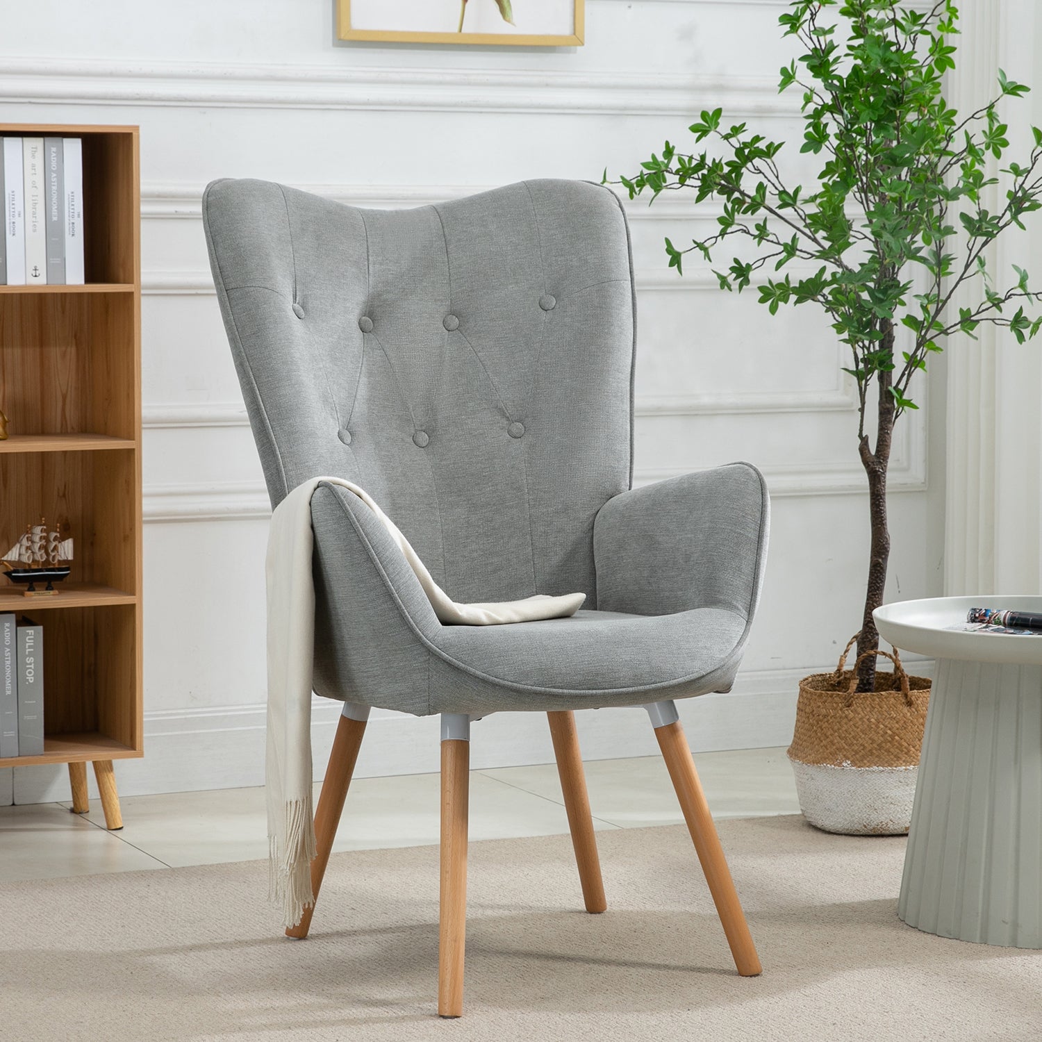 Scandinavian armchair with armrests in padded gray fabric - kas