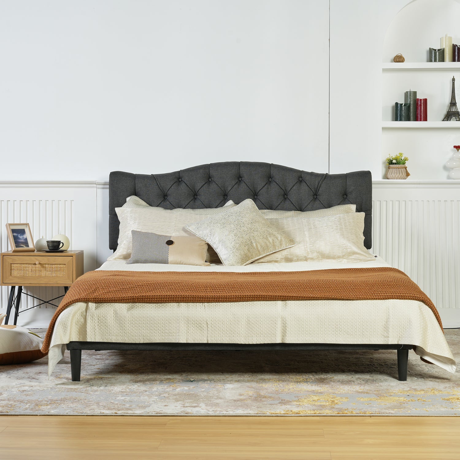 Lit double (160 x 200cm) avec tête de lit capitonnée en tissu gris (matelas non inclus) - LEON