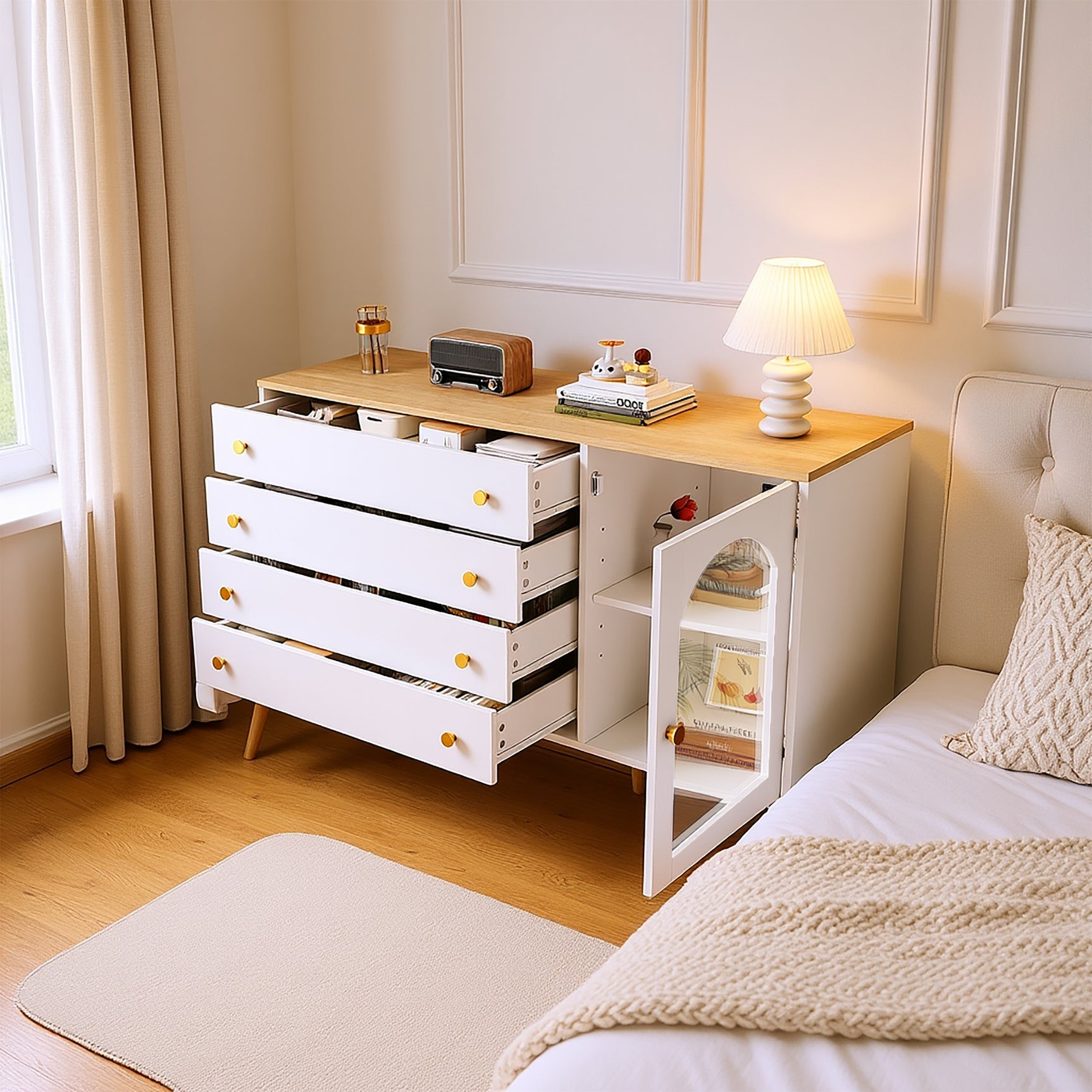 Commode blanche moderne avec 4 tiroirs spacieux et porte en verre trempé