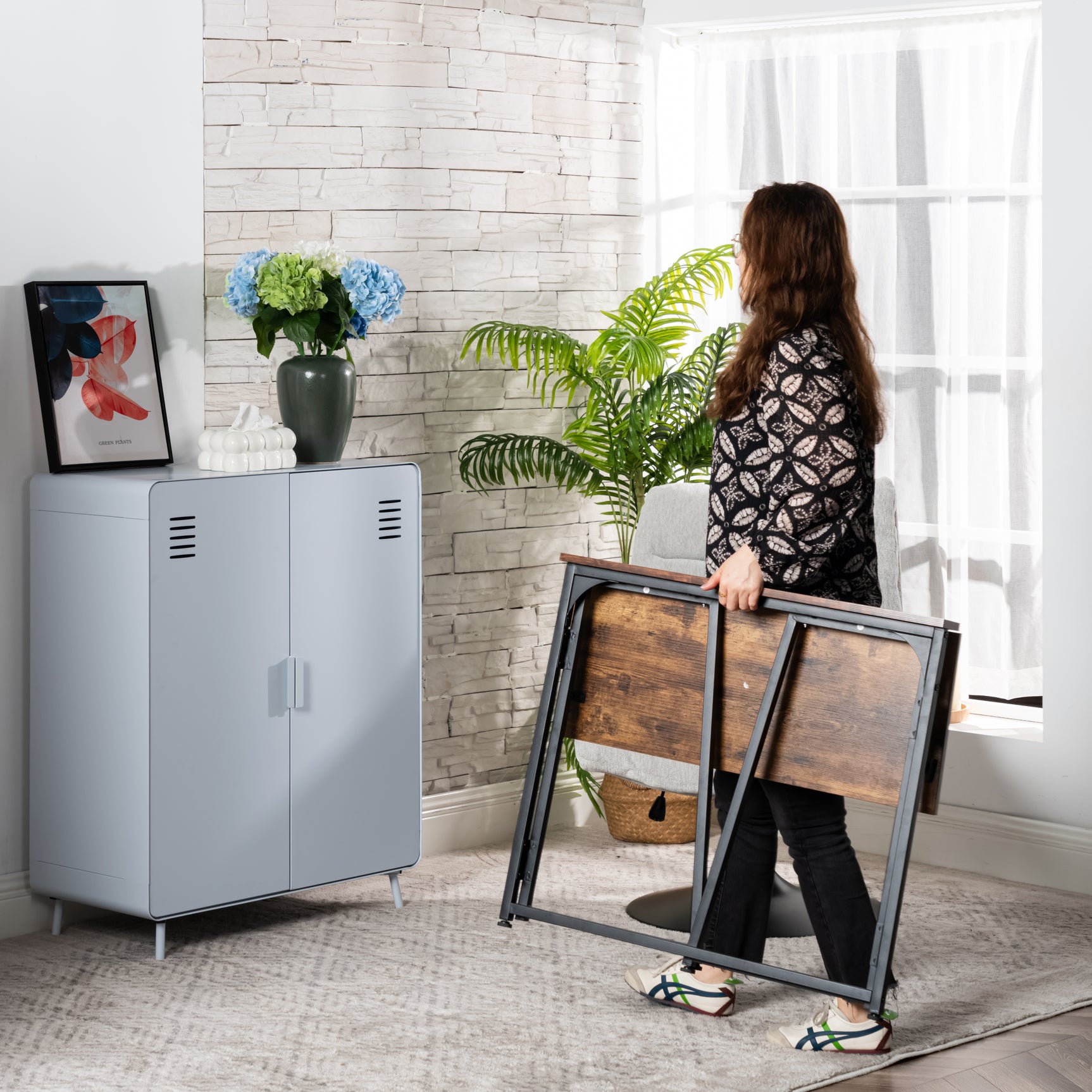 Bureau/table d'ordinateur industriel pliant avec 4 roulettes en bois et en métal noir - ASCOLI