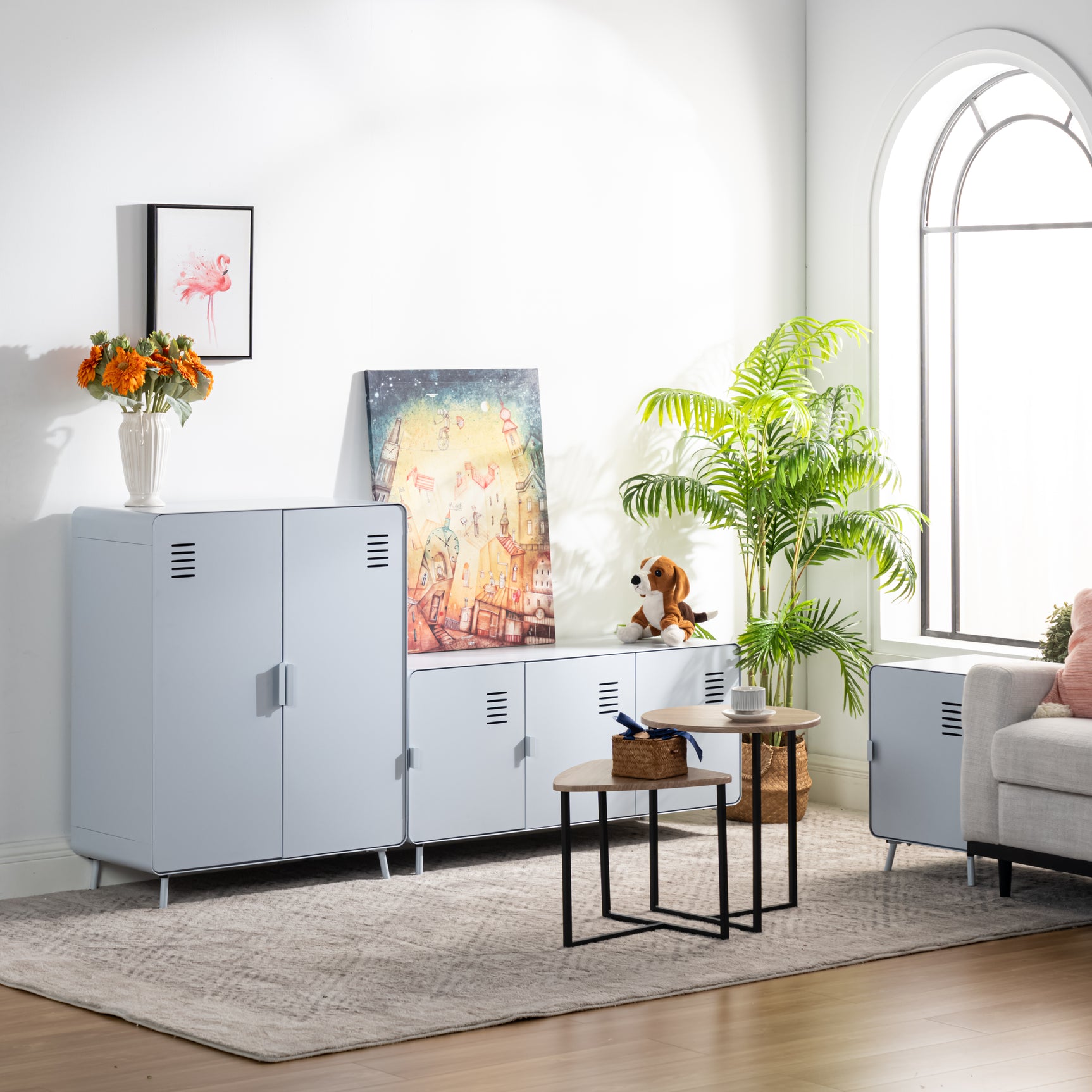 Weißes Metallschrank/Metallschließfach mit industriellem Stil mit Regalen und 2 Türen aus Walnuss