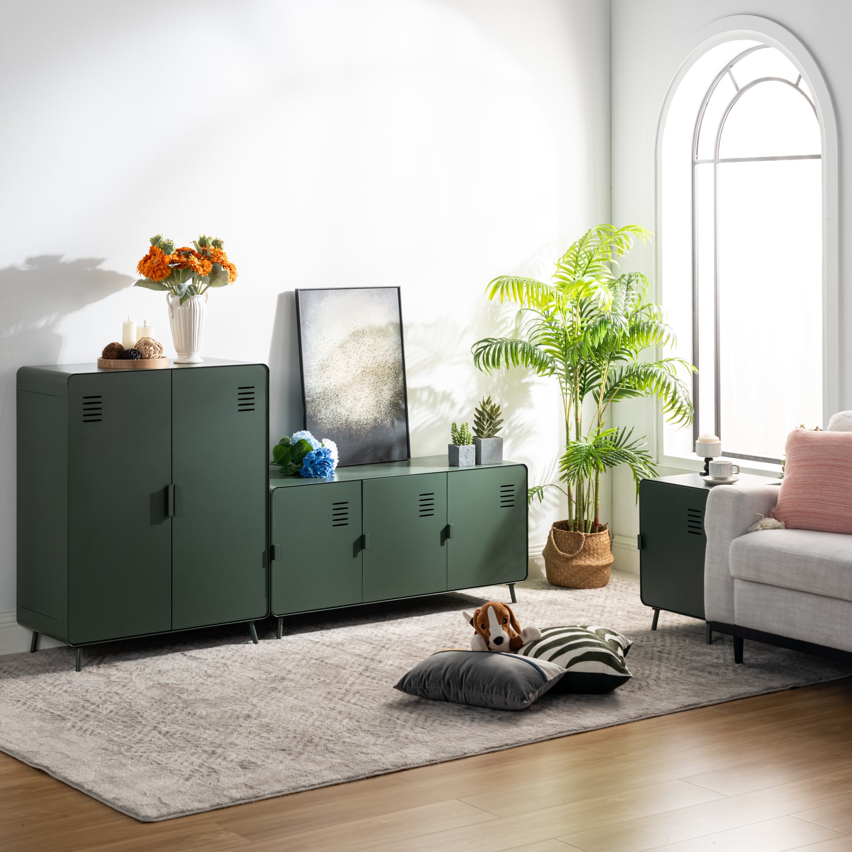 Grüner Metallschrank/Spind im Industriestil mit Regalen und 2 Türen – WALNUSS