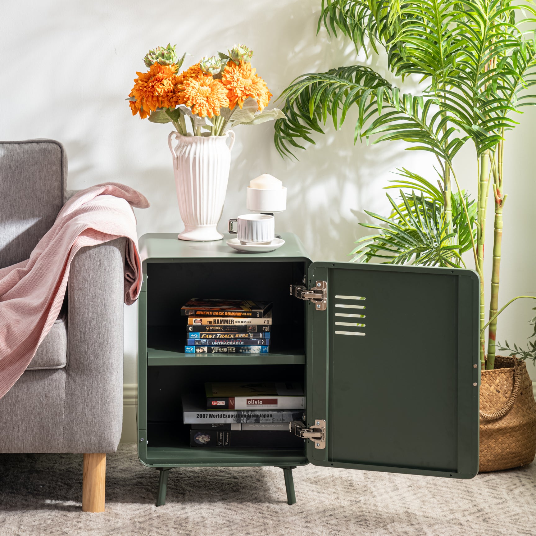 Table de chevet en métal vert style industriel avec rangement et étagère - WALNUT