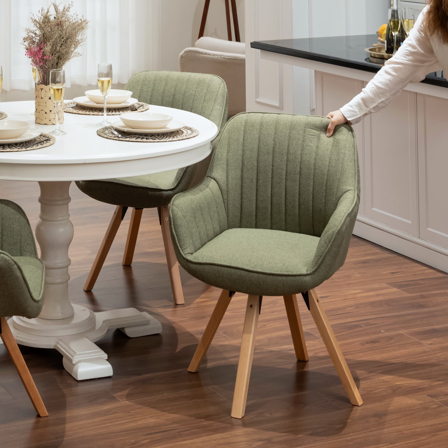 Set aus 2 bequemen Esszimmerstühlen aus grünem Stoff, 360° drehbar – CARSON FABRIC GREEN 2STK