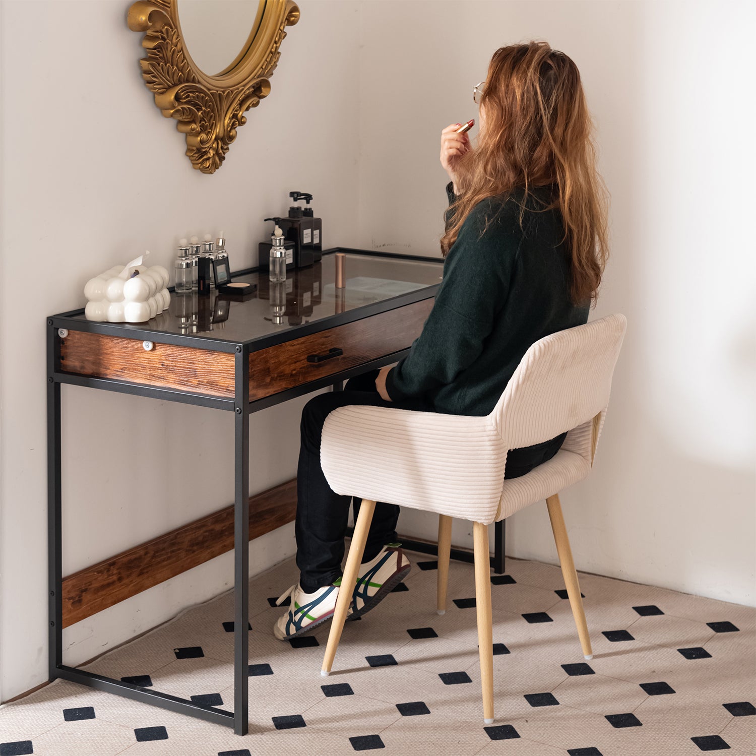 Set von 4 skandinavischen Esszimmer Sesseln mit beige Samtarmlehnen - Cromwell Cord