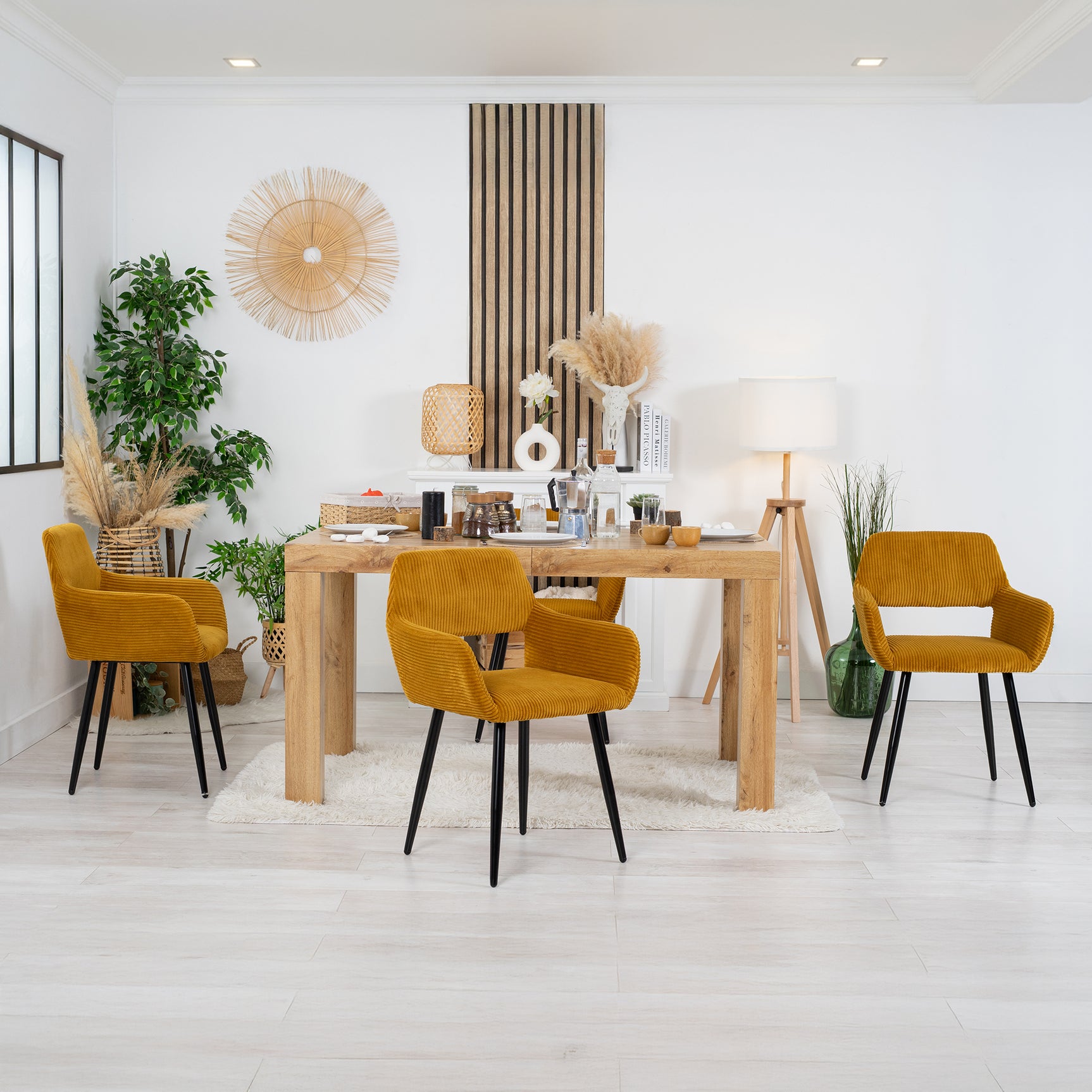 2 skandinavische Speisesäle mit Safran gelben Samtarmlehnen - Cromwell Cord