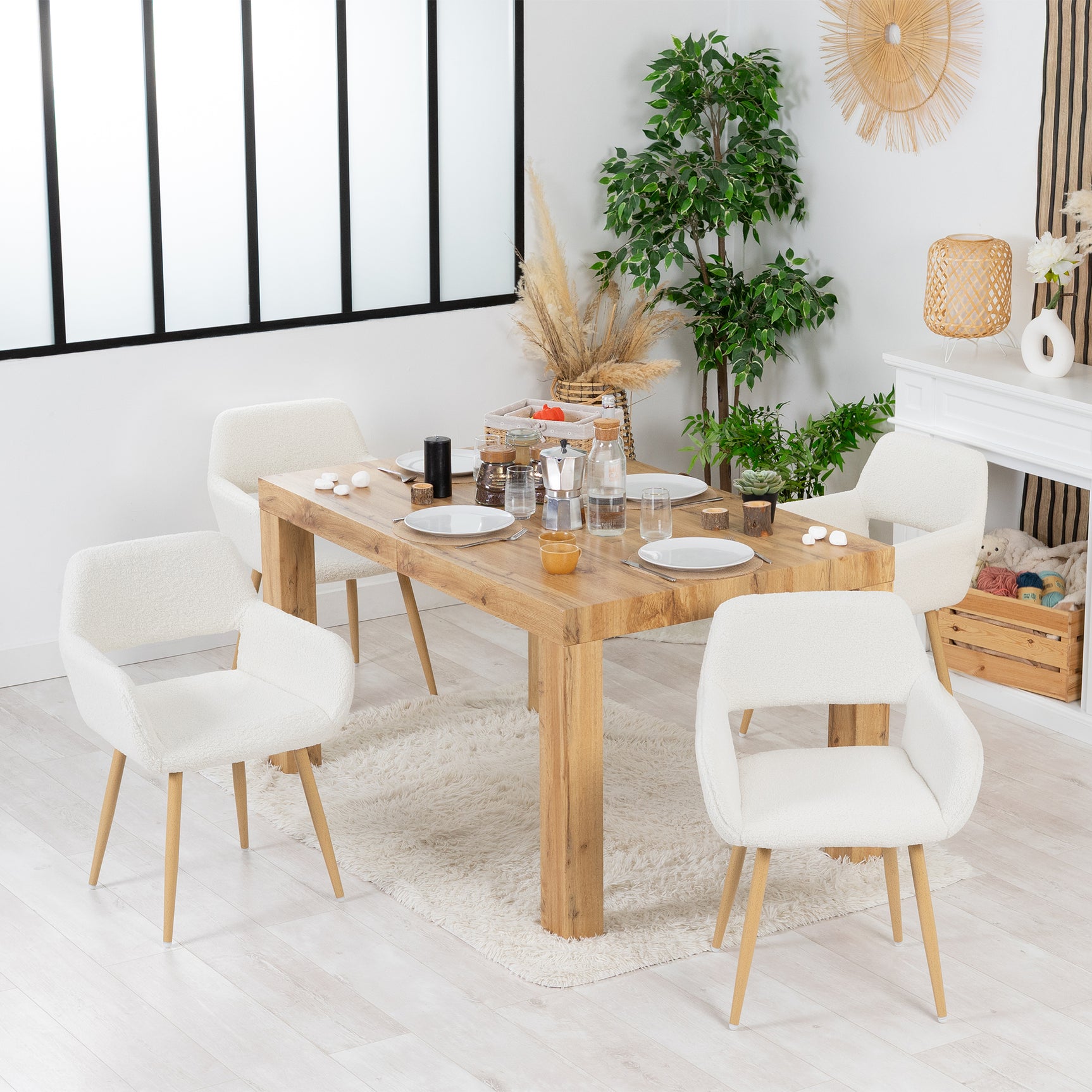 Set von 4 skandinavischen Esszimmer Sesseln mit Armlehnen Schafschaf Stoff Beige - Cromwell