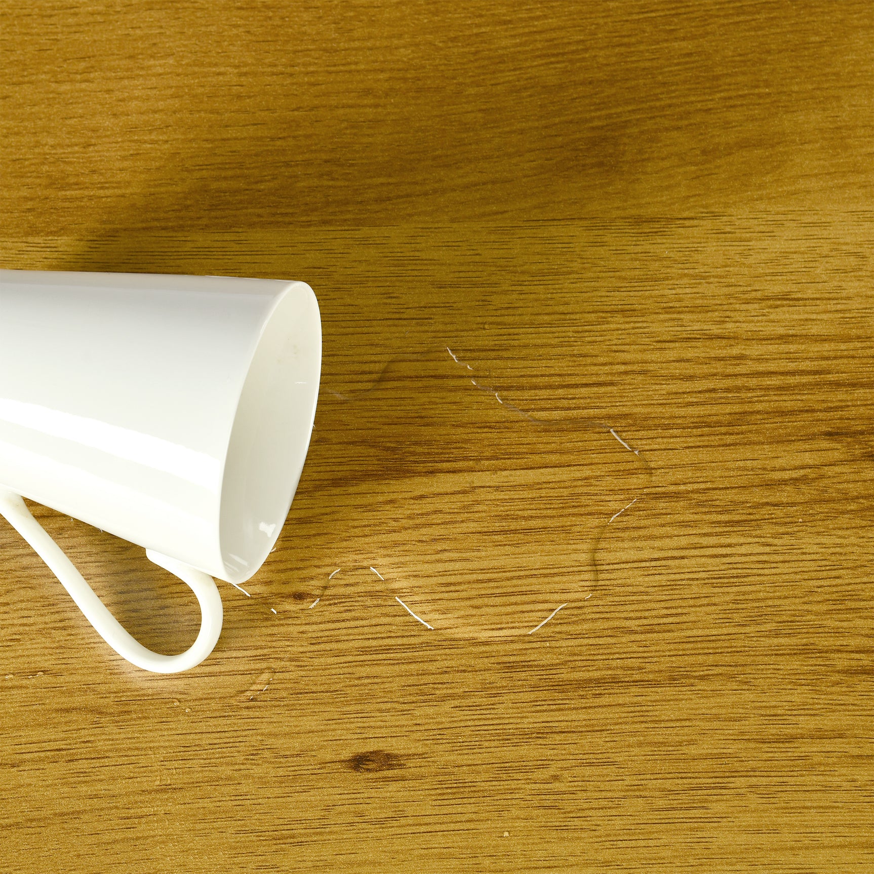 Table basse relevable style industriel avec rangement caché, plateau élévateur et pochette latérale, bois de chêne et métal noir - ZOLA