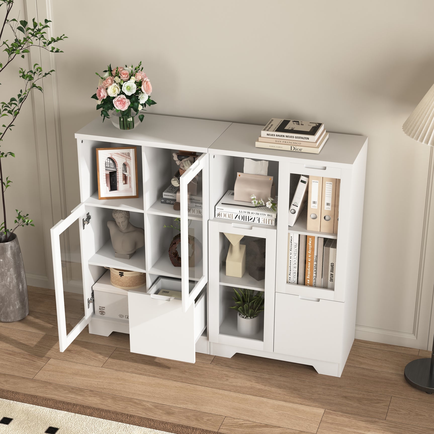 Buffet en MDF laqué blanc 65x30x100 cm avec portes vitrées, tiroir et espaces de rangement ouverts, idéal pour salon, chambre ou entrée