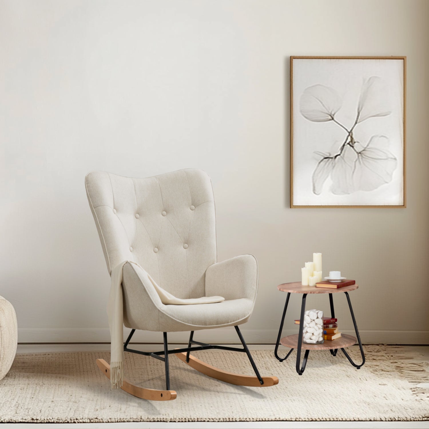 Fauteuil à bascule allaitement scandinave avec accoudoirs en tissu beige capitonné - EPPING