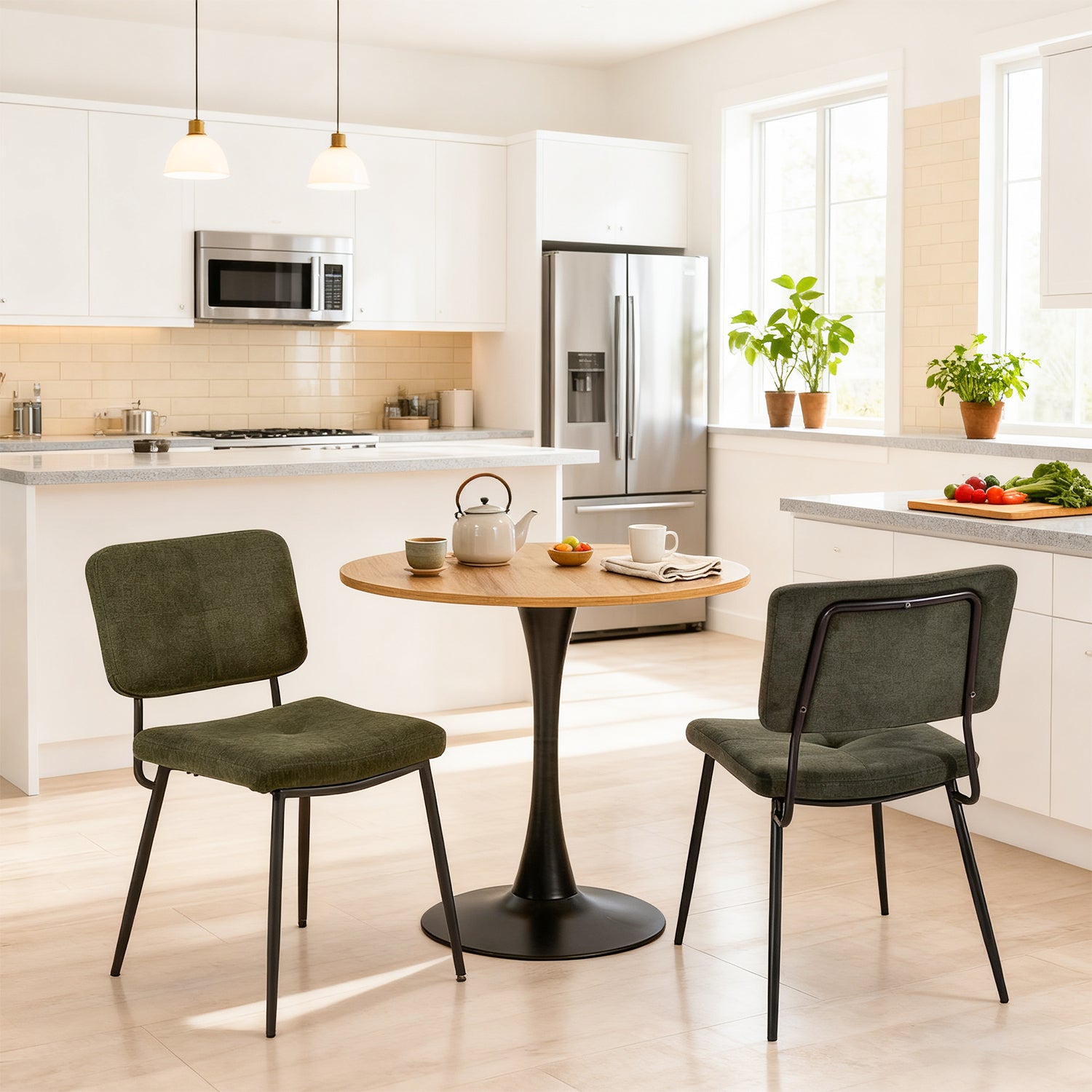 Round Table Table Table Table Timber Ø80 cm with 4 black velvet chairs, modern and comfortable style