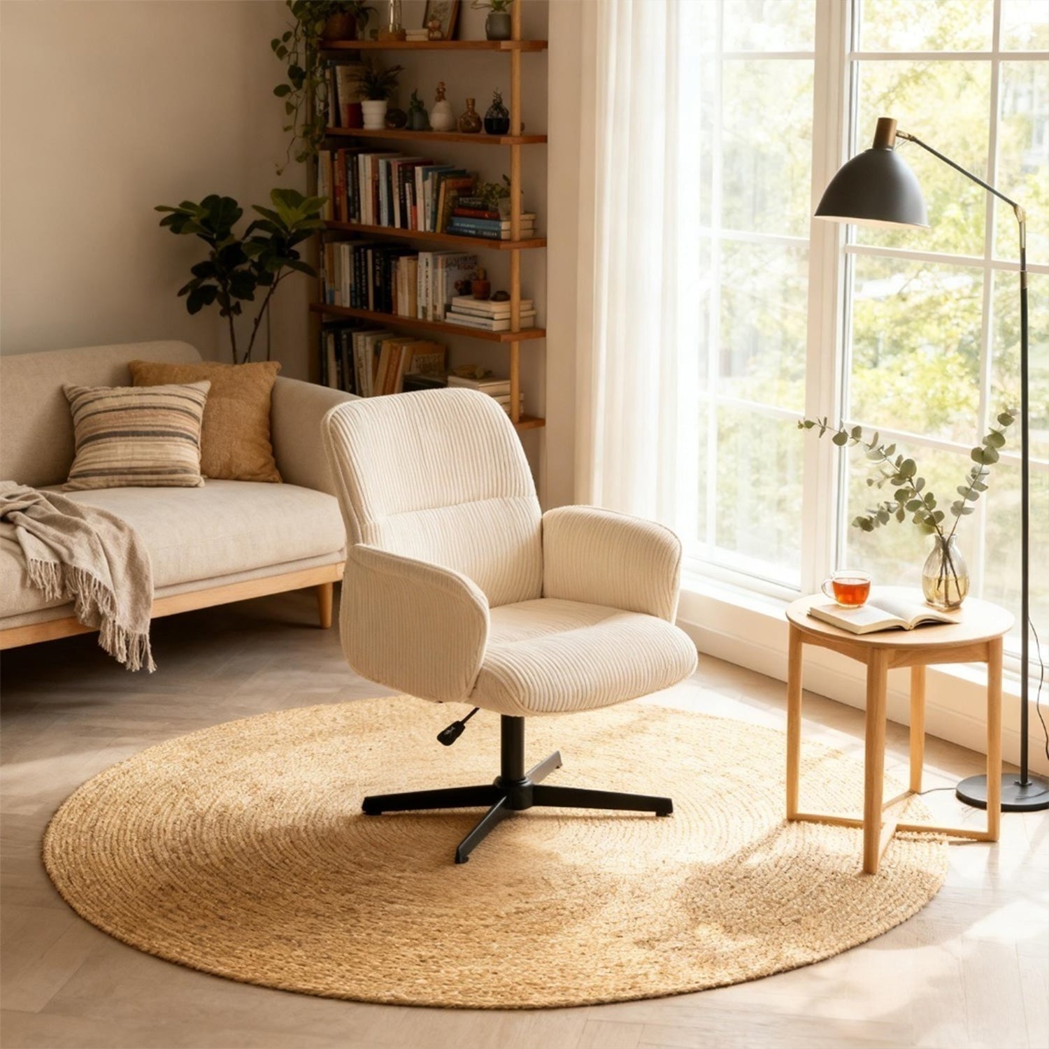 Fauteuil de bureau ergonomique pivotant et réglable avec accoudoirs en velours côtelé beige - THOMASINA