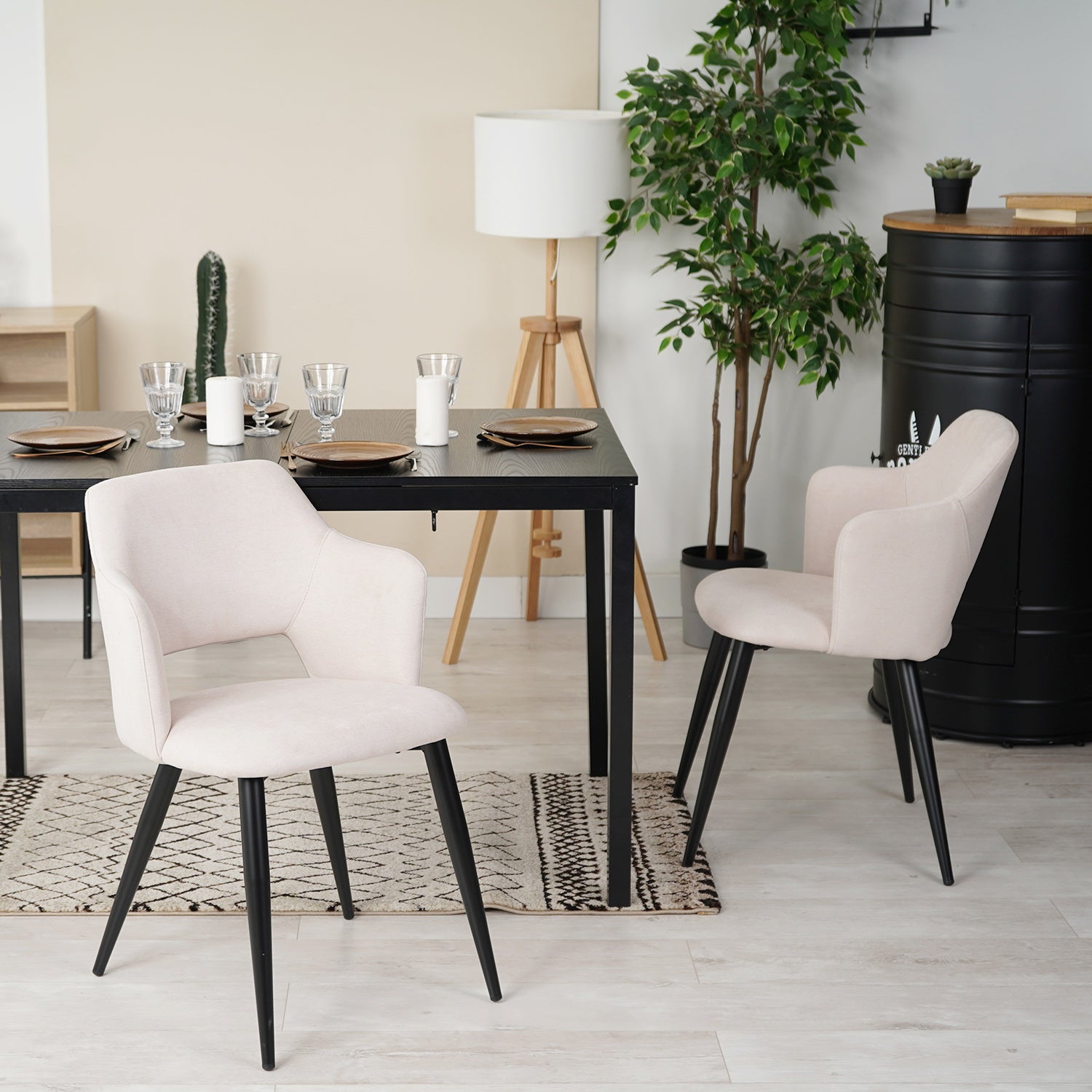 Lot de 2 fauteuils de salle à manger scandinaves avec accoudoirs en tissu beige - AKANJI