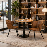 Ensemble de salle à manger de style vintage composé d'une table ronde en chêne et de 2 fauteuils en suédine marron