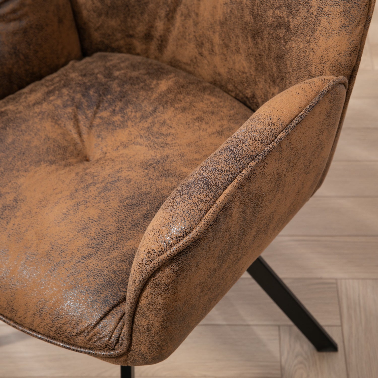 Conjunto de 4 cómodas sillas de comedor en tela y ante beige con reposabrazos - CALF SUEDE+BEIGE