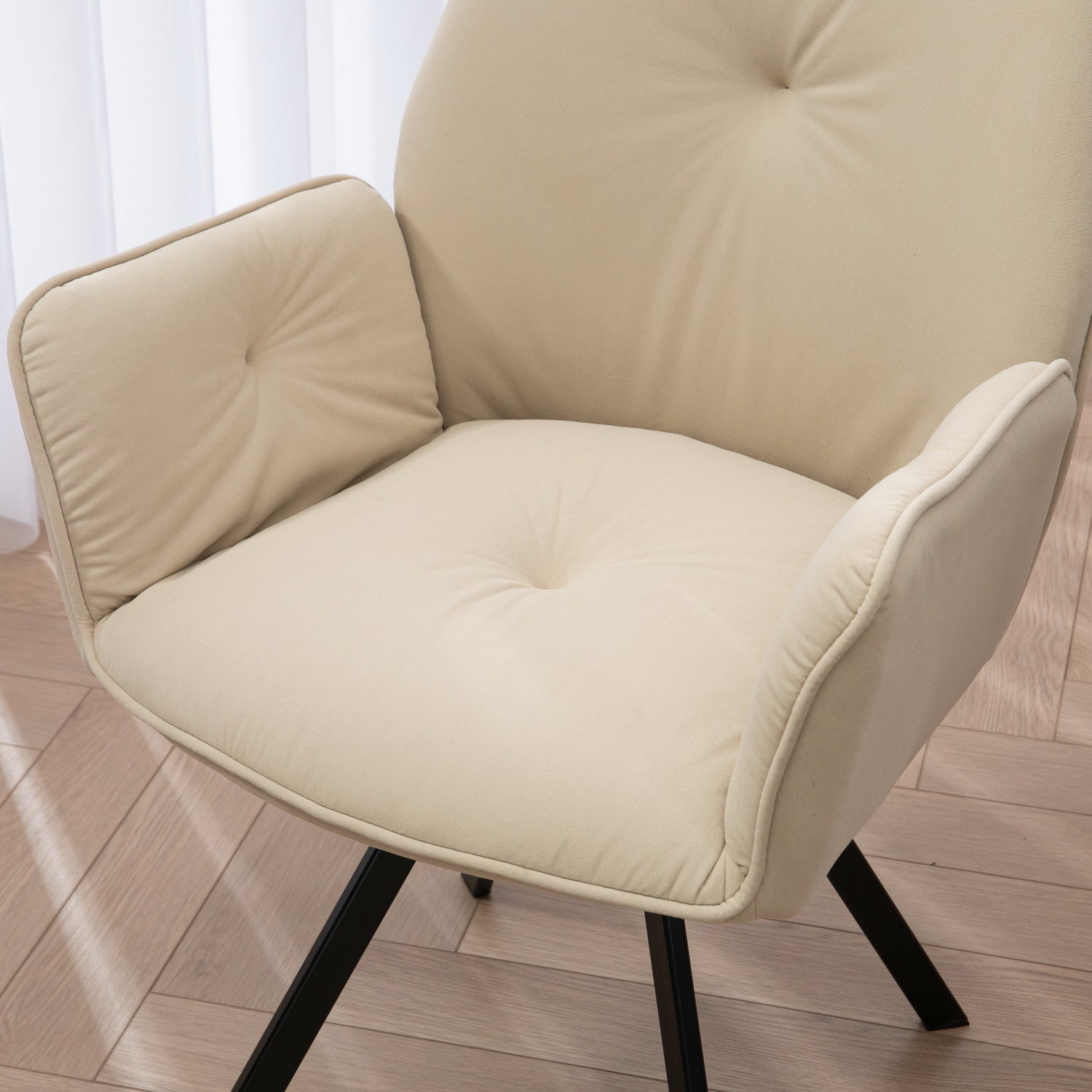 Conjunto de 4 cómodas sillas de comedor en tela y ante beige con reposabrazos - CALF SUEDE+BEIGE