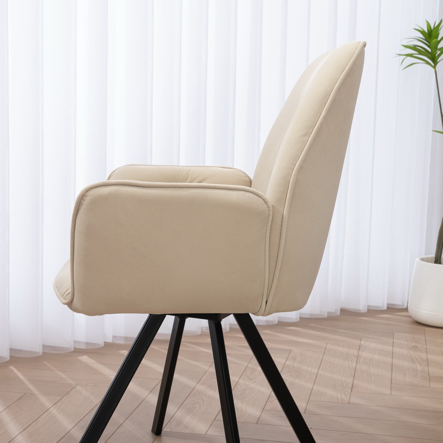 Conjunto de 4 cómodas sillas de comedor en tela y ante beige con reposabrazos - CALF SUEDE+BEIGE