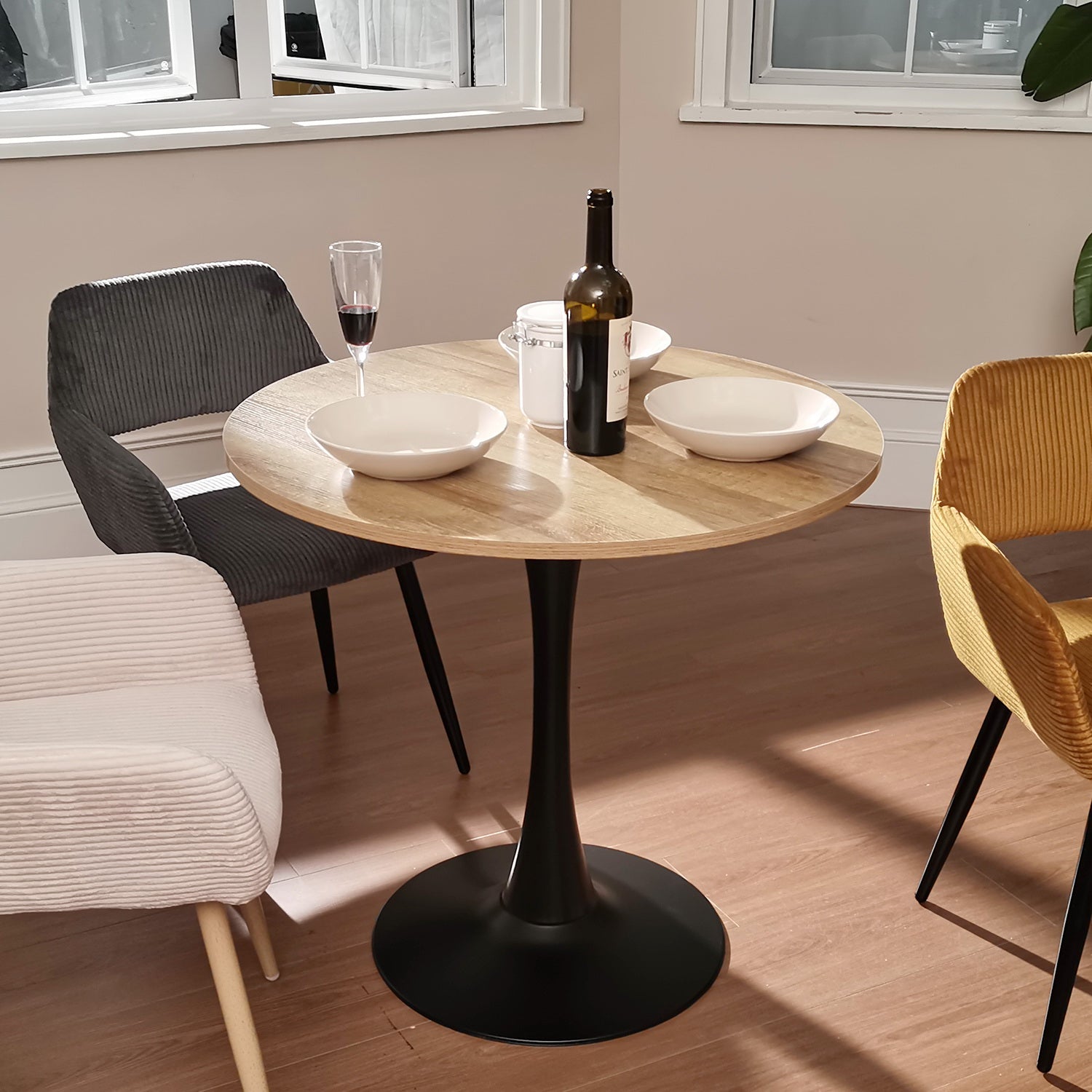 Table salle à manger ronde vintage 2-4 personnes en chêne et métal noir - CLIFT