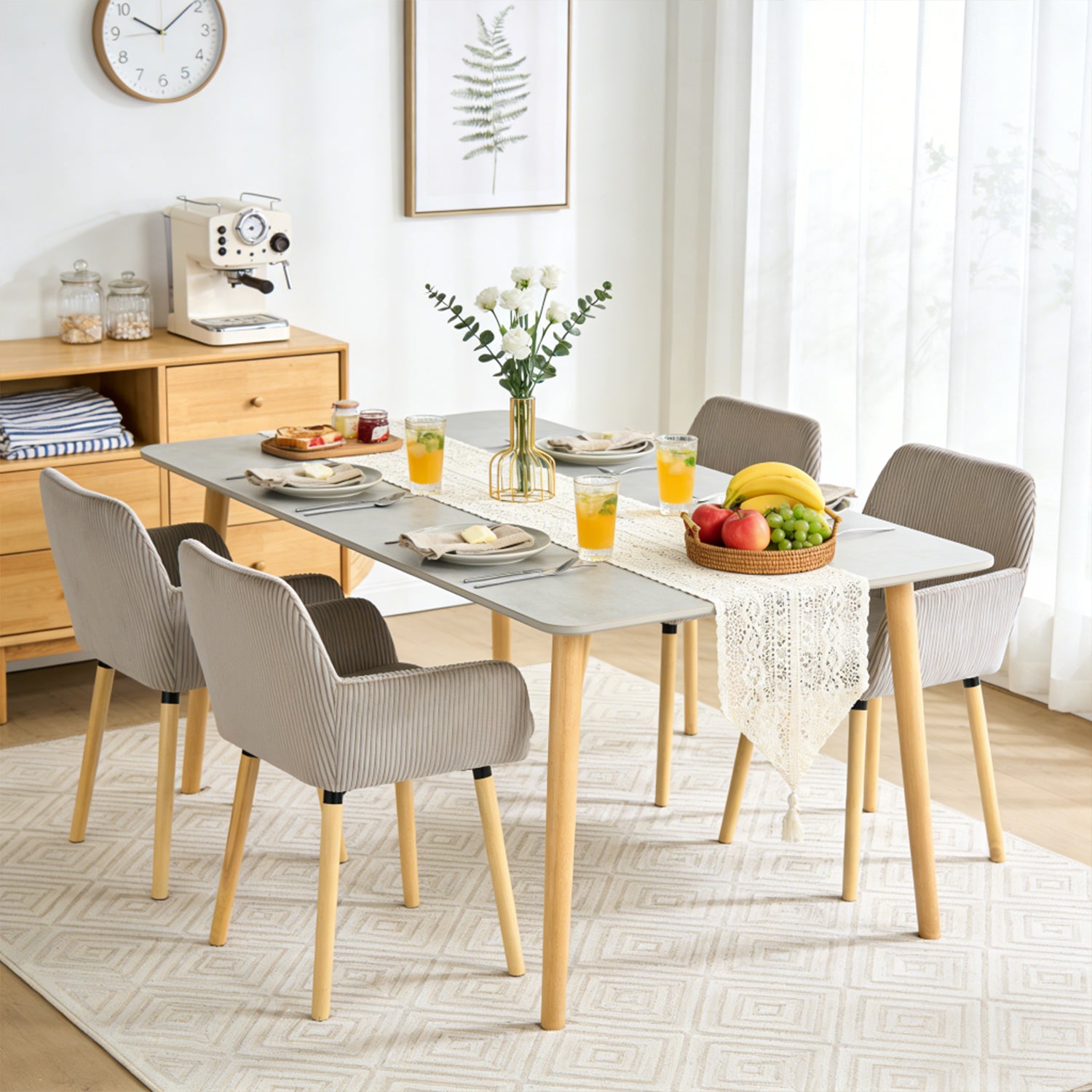 Lot de 4 chaises de salle à manger de style scandinave avec pieds en bois et accoudoirs en velours côtelé gris - ELIA