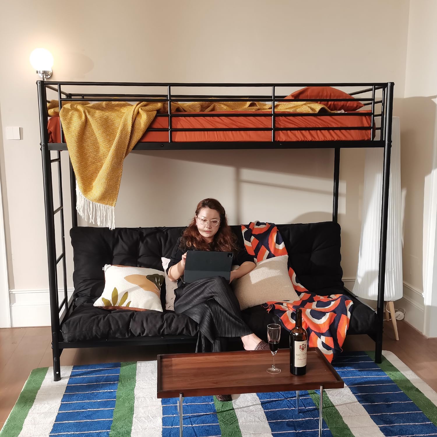 Litera de 90x190 cm con sofá de banco convertible y base de listones en black metal (colchón no incluido) - Libertad