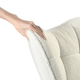 Fauteuil scandinave avec accoudoirs en tissu mouton bouclette beige à surpiqûres - FUNKEL