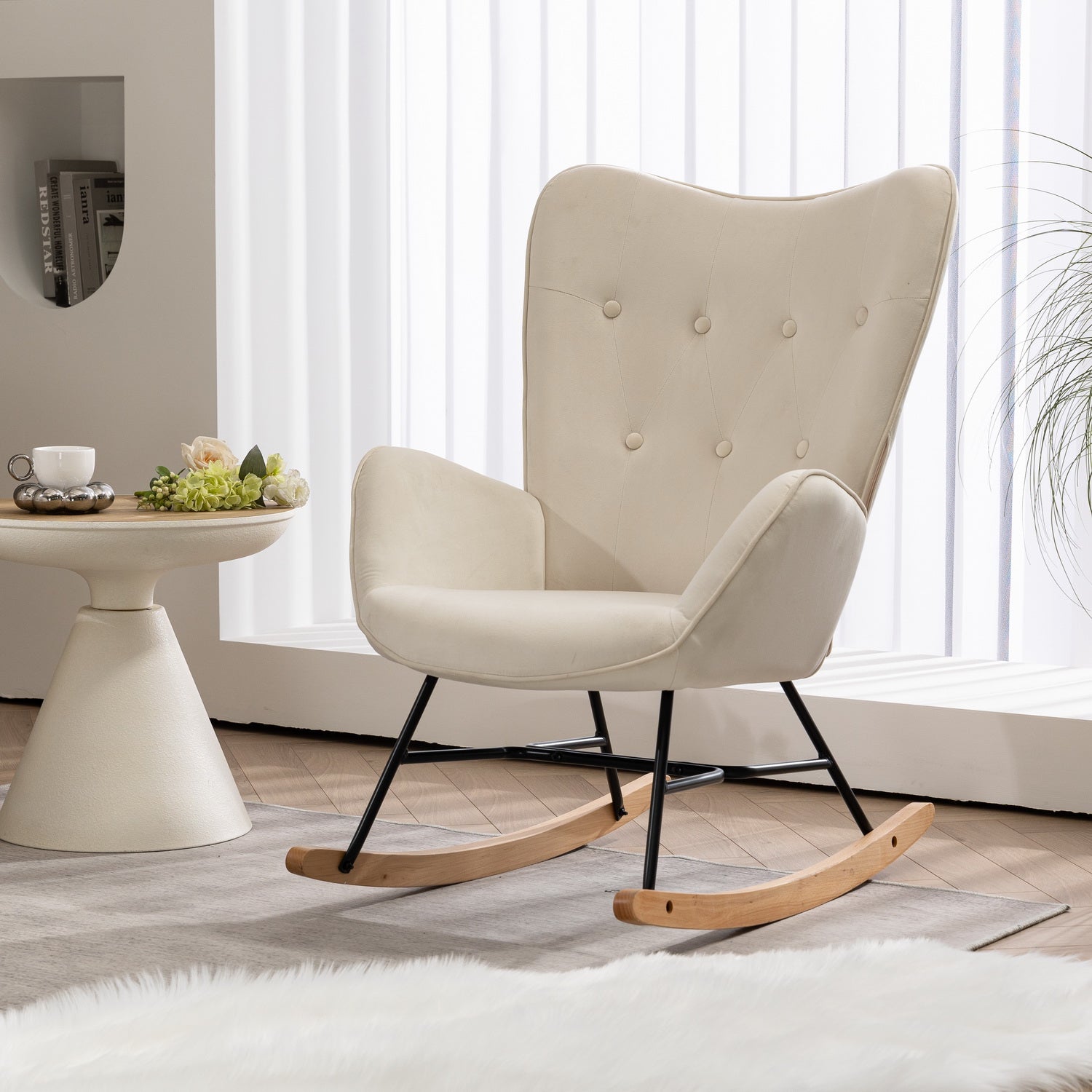 Comoda sedia a dondolo scandinava per allattamento in velluto beige imbottito - EPPING BEIGE