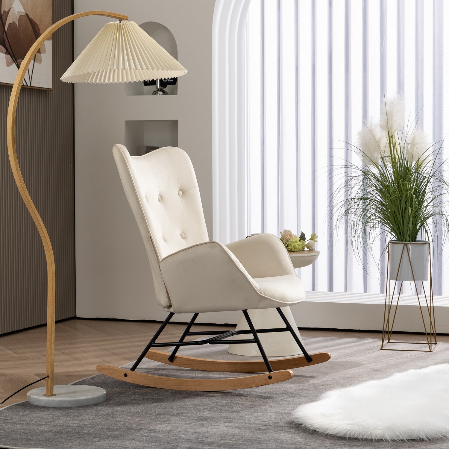 Comoda sedia a dondolo scandinava per allattamento in velluto beige imbottito - EPPING BEIGE