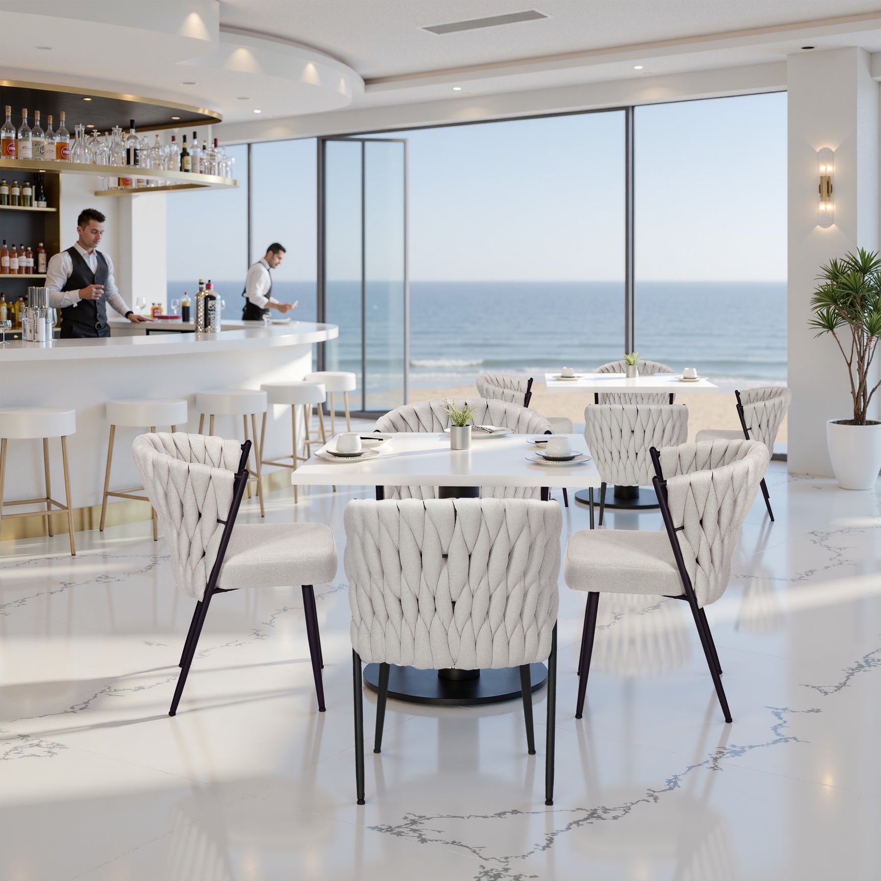 Set aus 4 Esszimmerstühlen im Industriestil mit geflochtener Rückenlehne aus beigem Stoff – MILIANA