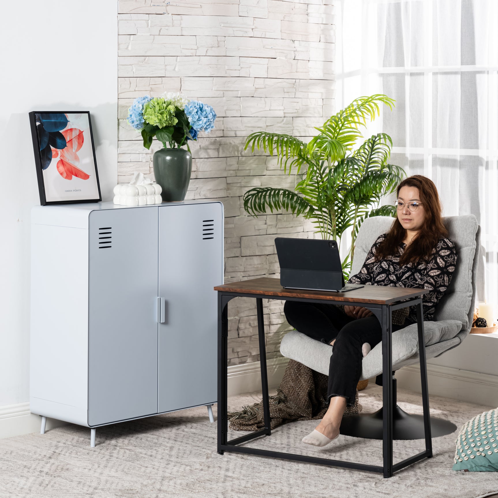 Bureau/table d'ordinateur industriel pliant avec 4 roulettes en bois et en métal noir - ASCOLI