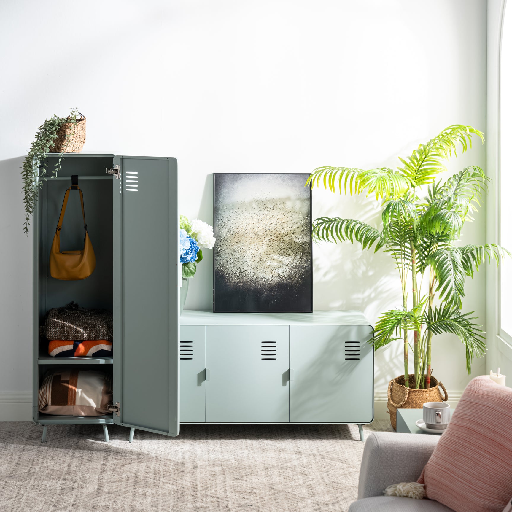 Armoire/Casier métallique vert clair au style industriel avec étagères - WALNUT