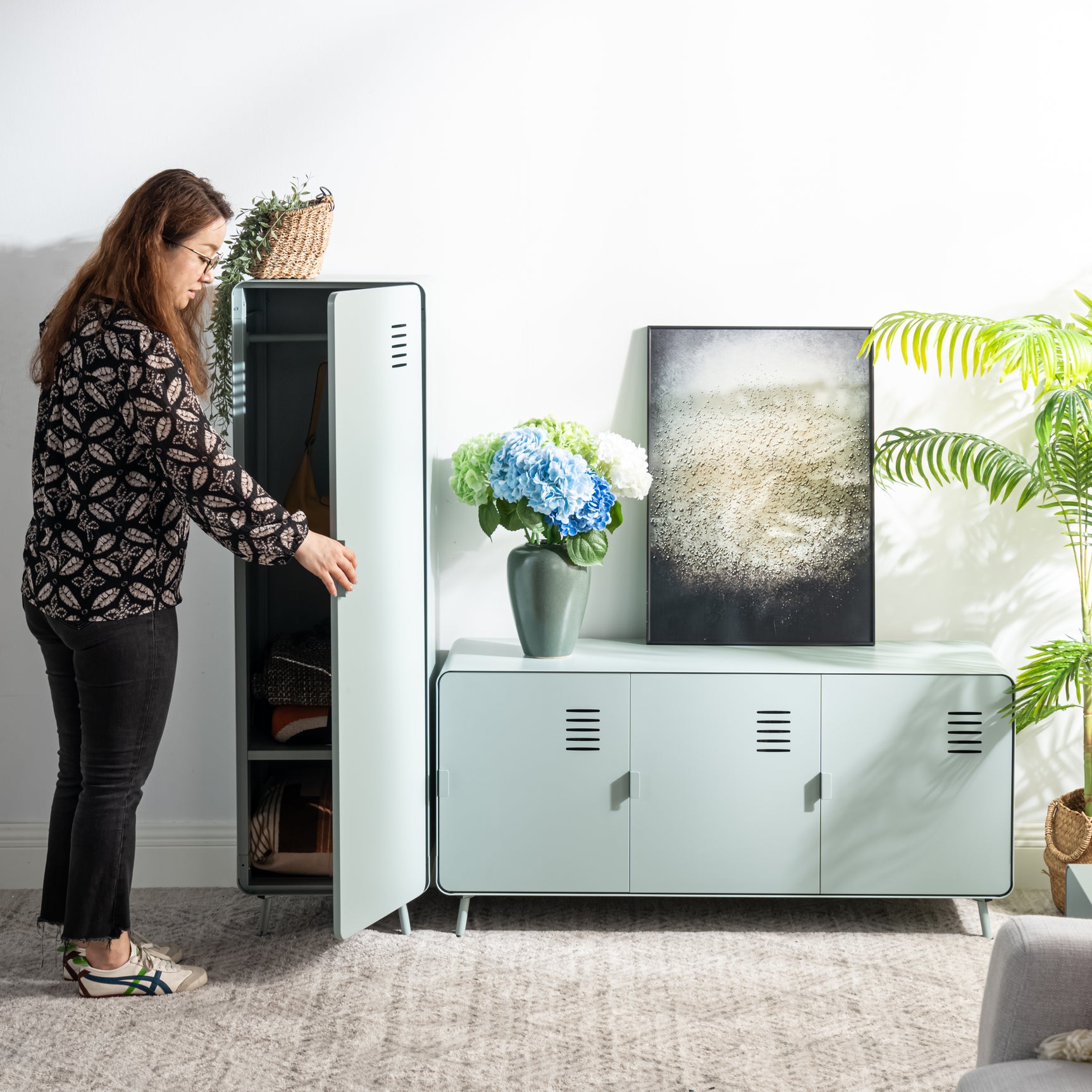 Armoire/Casier métallique vert clair au style industriel avec étagères - WALNUT