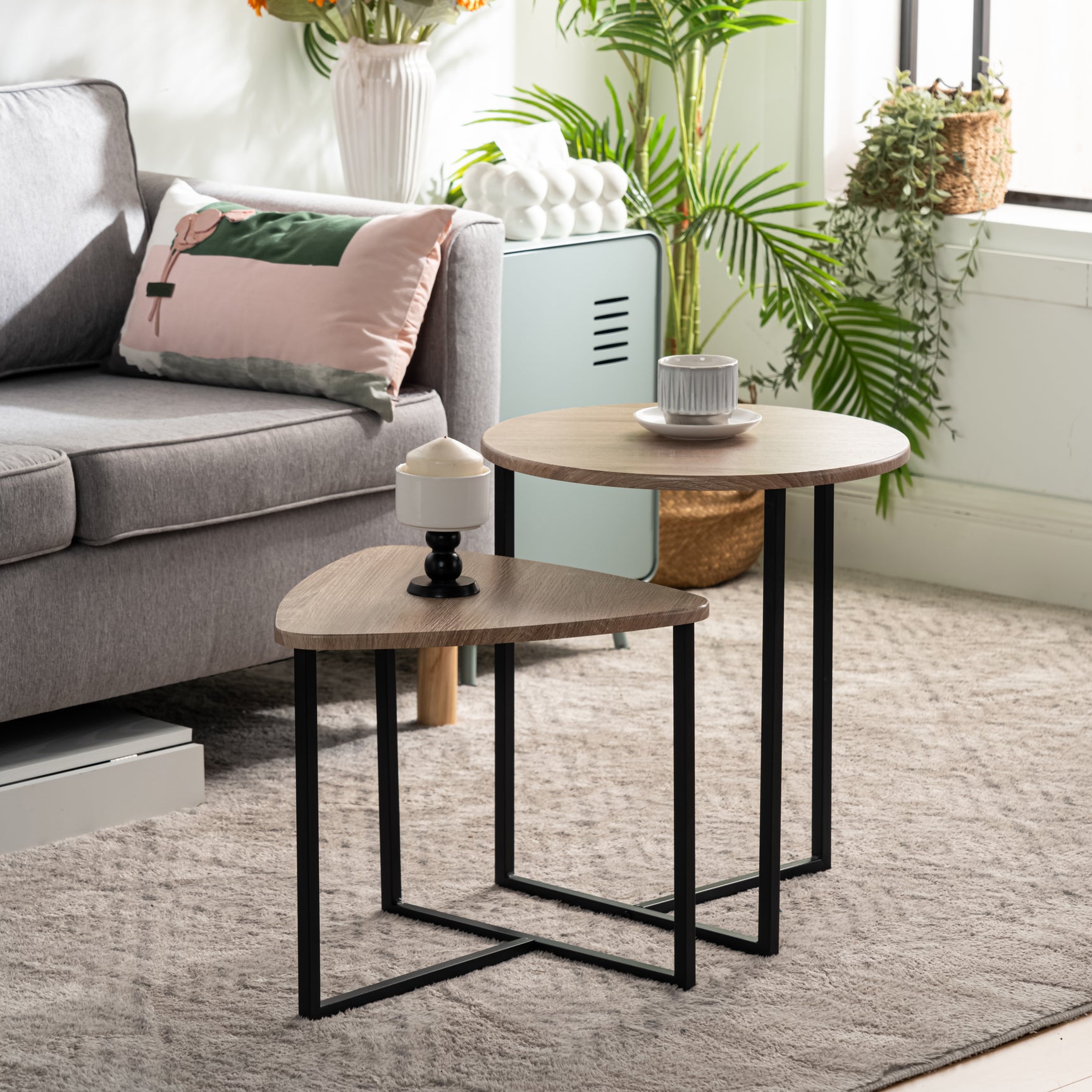 Lot de 2 tables basses gigognes style industriel en métal noir et bois imitation chêne – LAYA