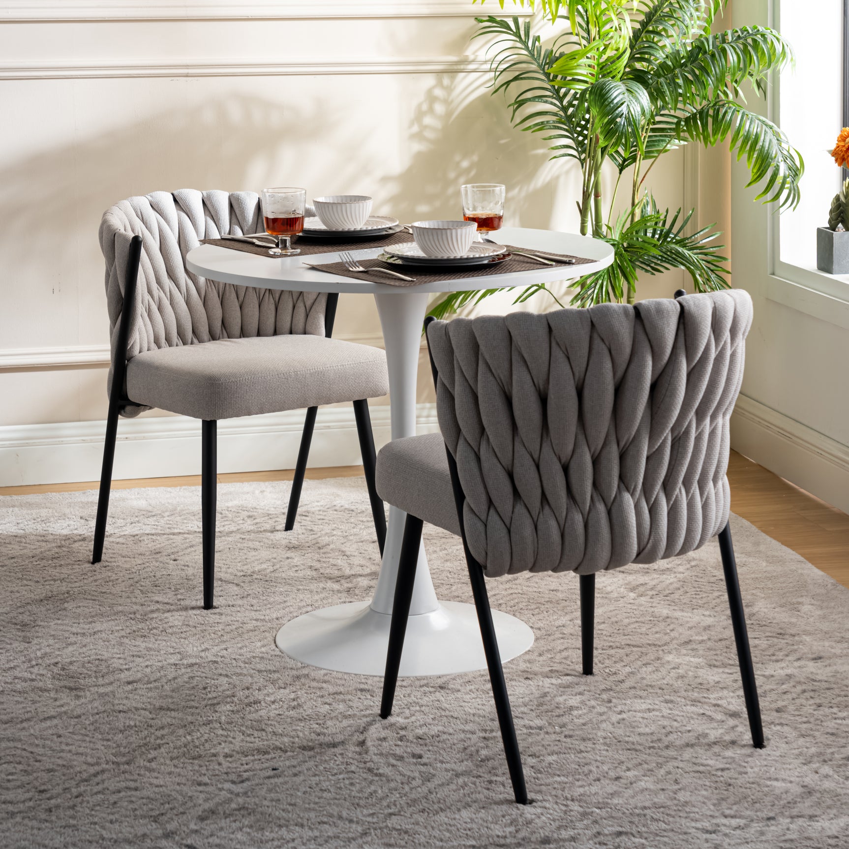 Set aus 4 Esszimmerstühlen im Industriestil mit geflochtener Rückenlehne aus beigem Stoff – MILIANA