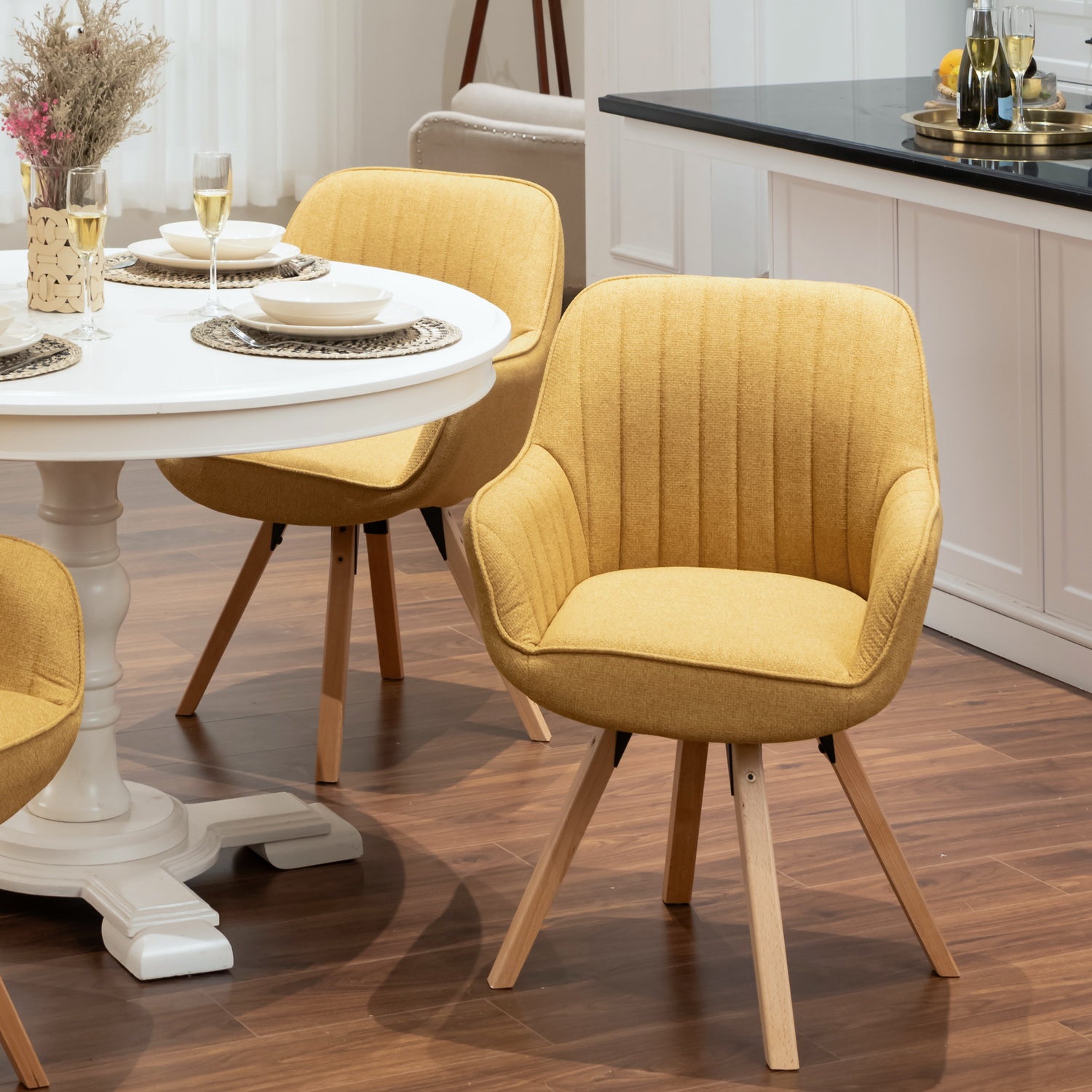 Set mit 2 bequemen Esszimmerstühlen aus gelbem Stoff, um 360° drehbar – CARSON FABRIC YELLOW 2STK