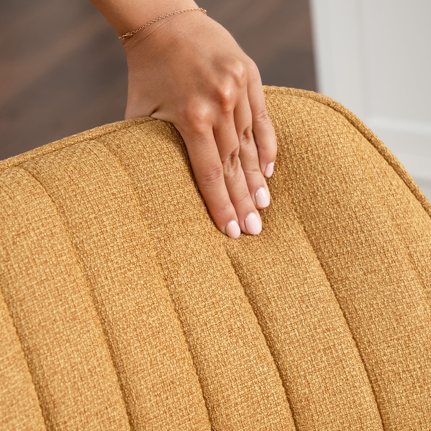 Set mit 6 bequemen Esszimmerstühlen aus gelbem Stoff, um 360° drehbar – CARSON FABRIC YELLOW 6STK