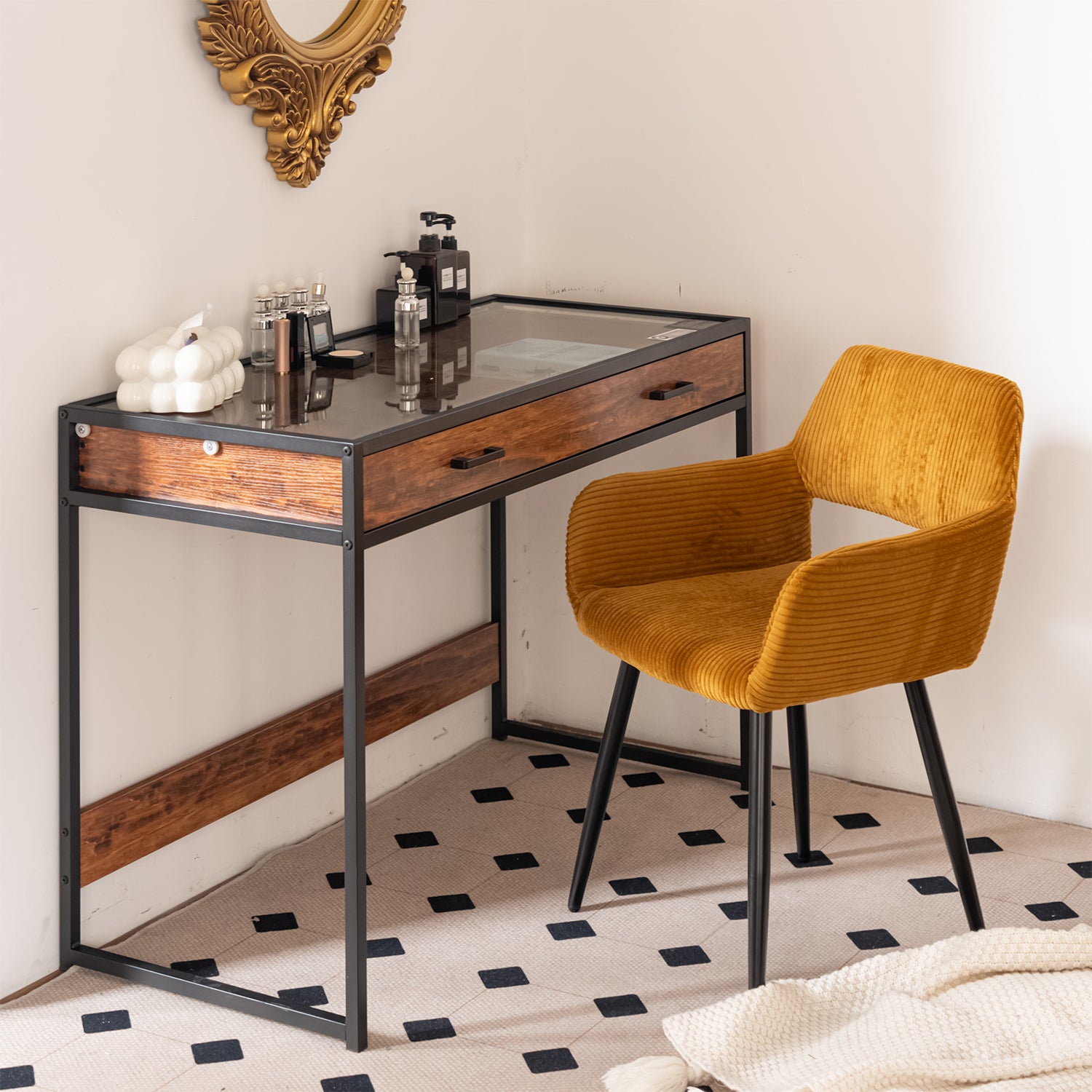 2 skandinavische Speisesäle mit Safran gelben Samtarmlehnen - Cromwell Cord