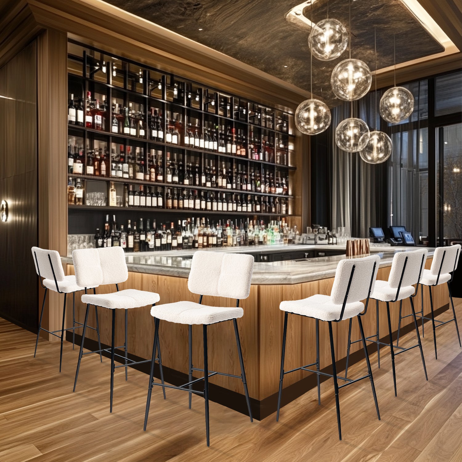 Set mit 6 skandinavischen Barhockern mit Rückenlehne aus beigem Schaffellstoff – POMONA BAR