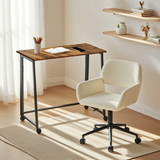 Con una oficina plegable industrial sobre ruedas y silla de terciopelo beige - Ascoli & Ross