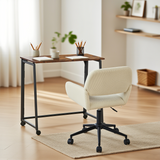 Con una oficina plegable industrial sobre ruedas y silla de terciopelo beige - Ascoli & Ross